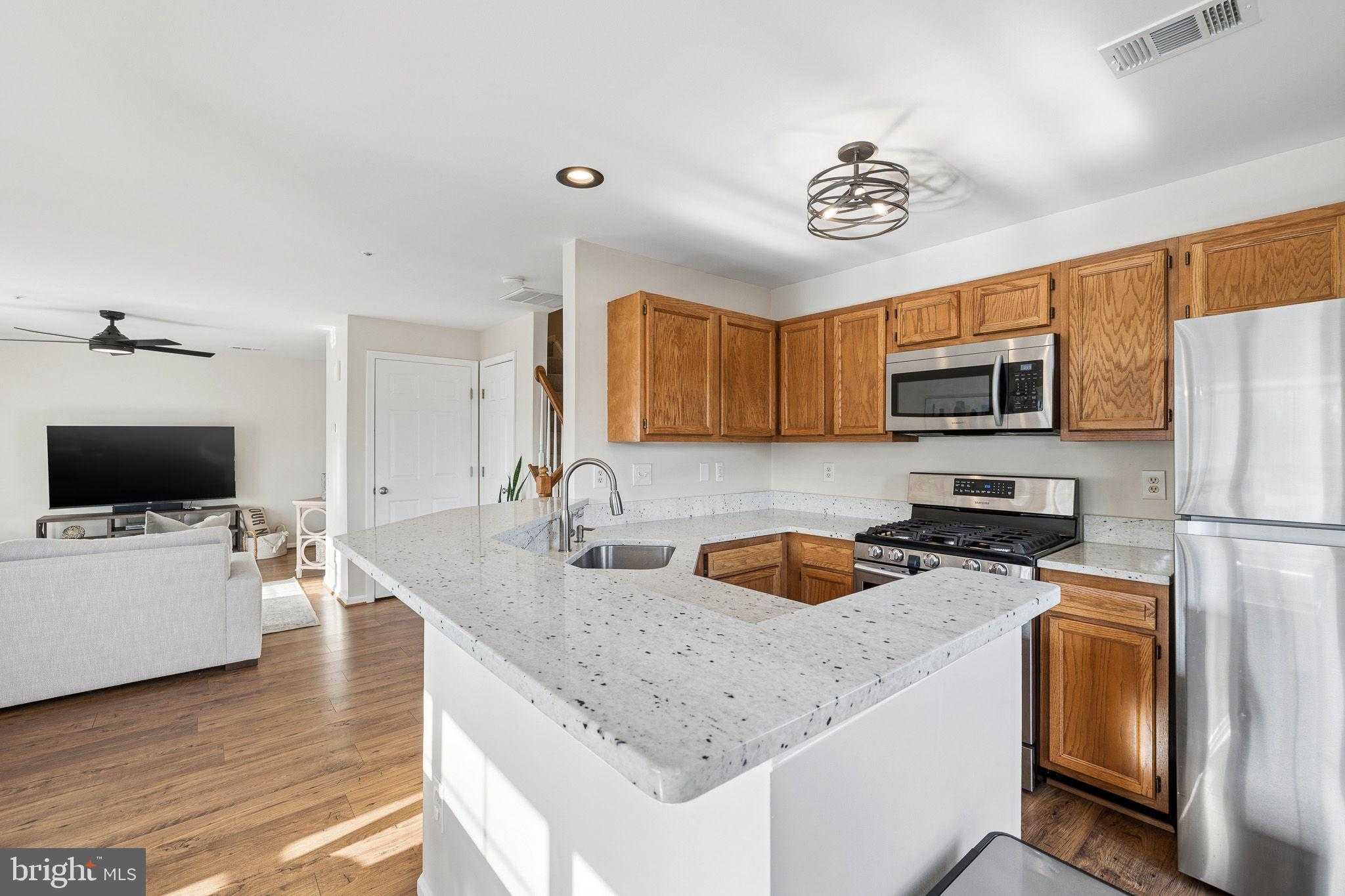 11712 Tolson Pl Apt 304 photo 9