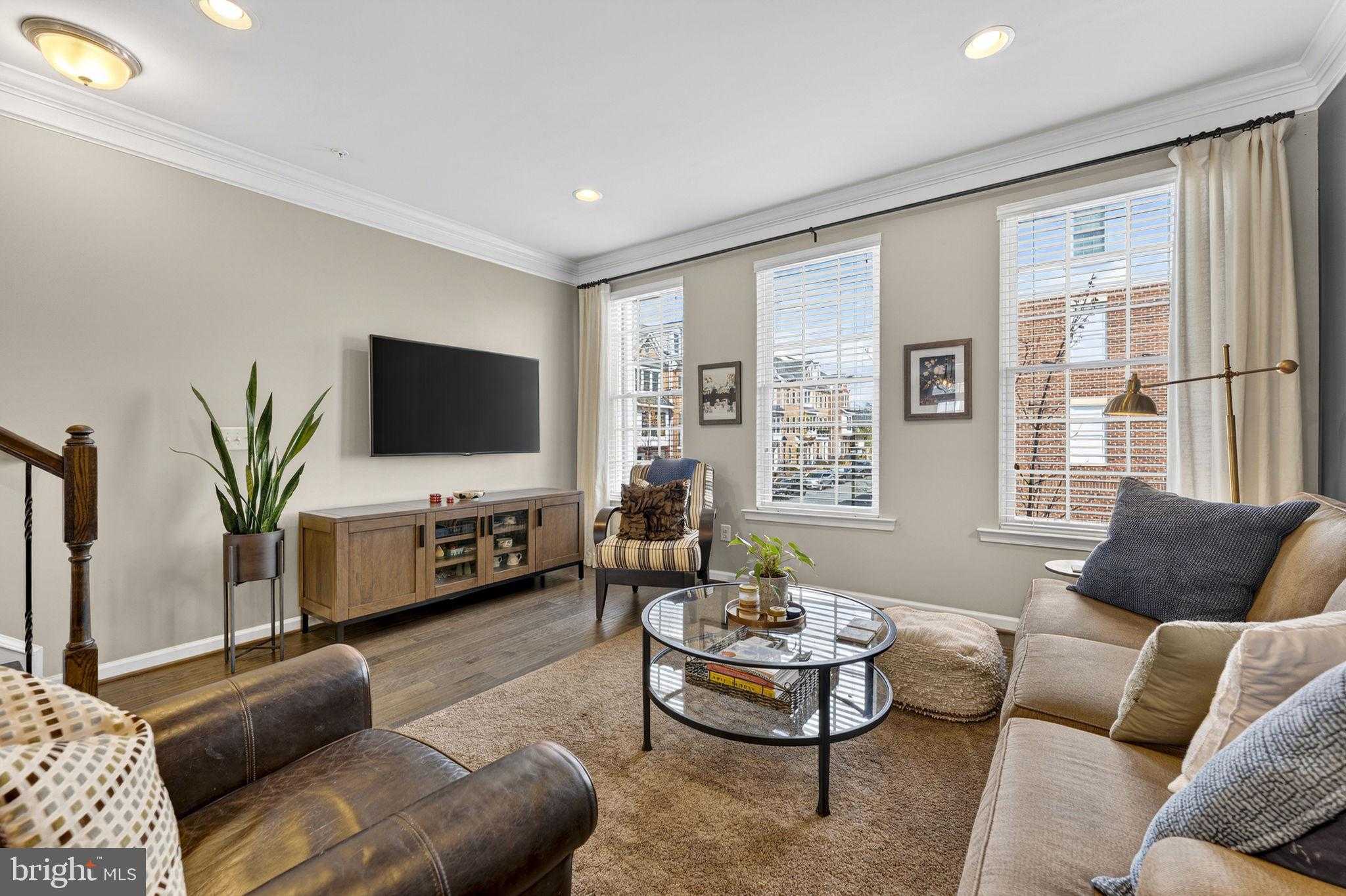 459 Haupt Sq SE photo 9