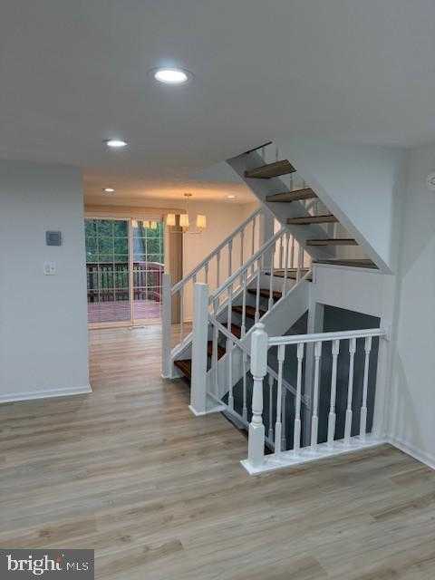 8165 Sheffield CT photo 4