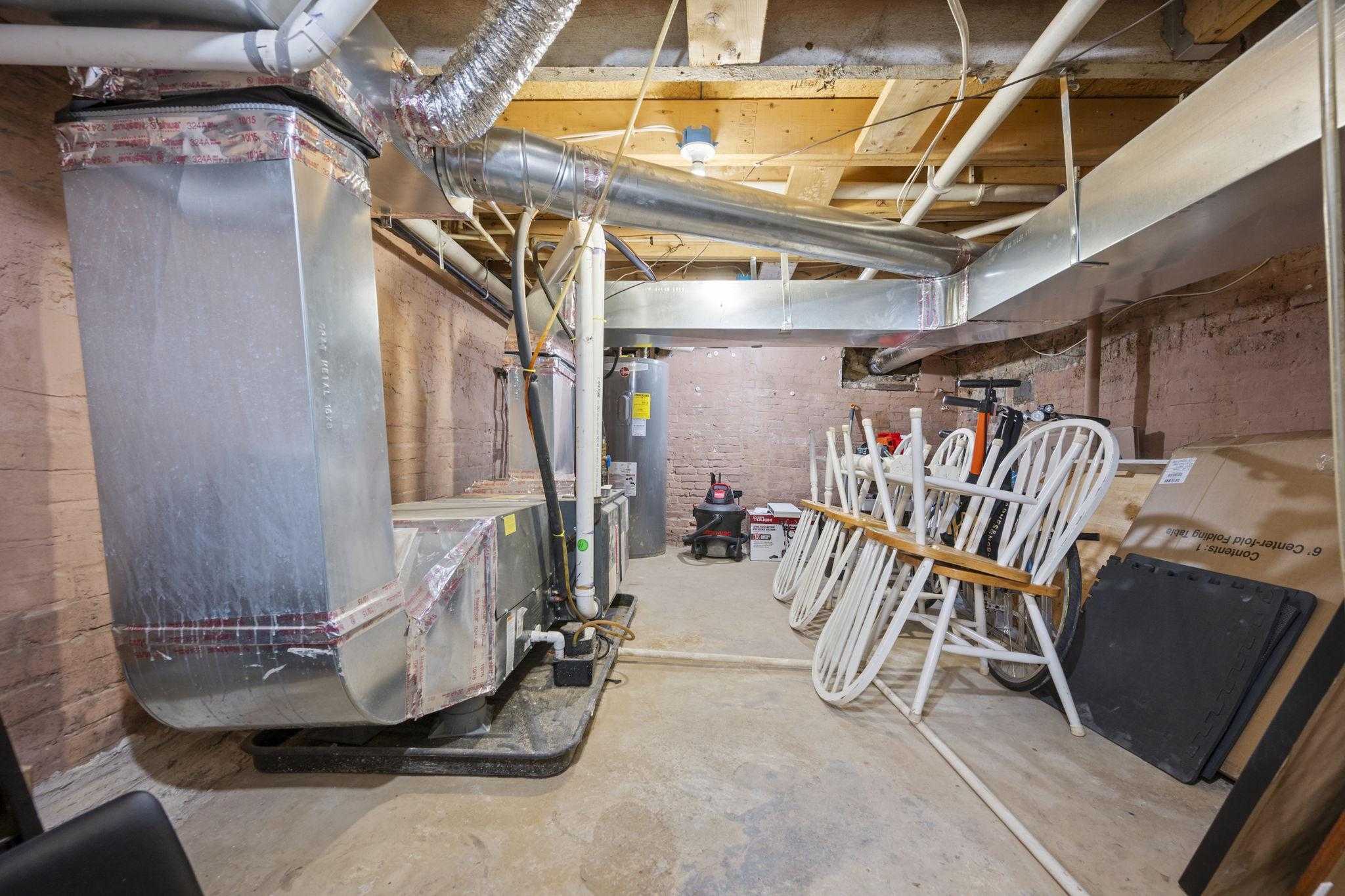 2010 E Lombard St photo 40