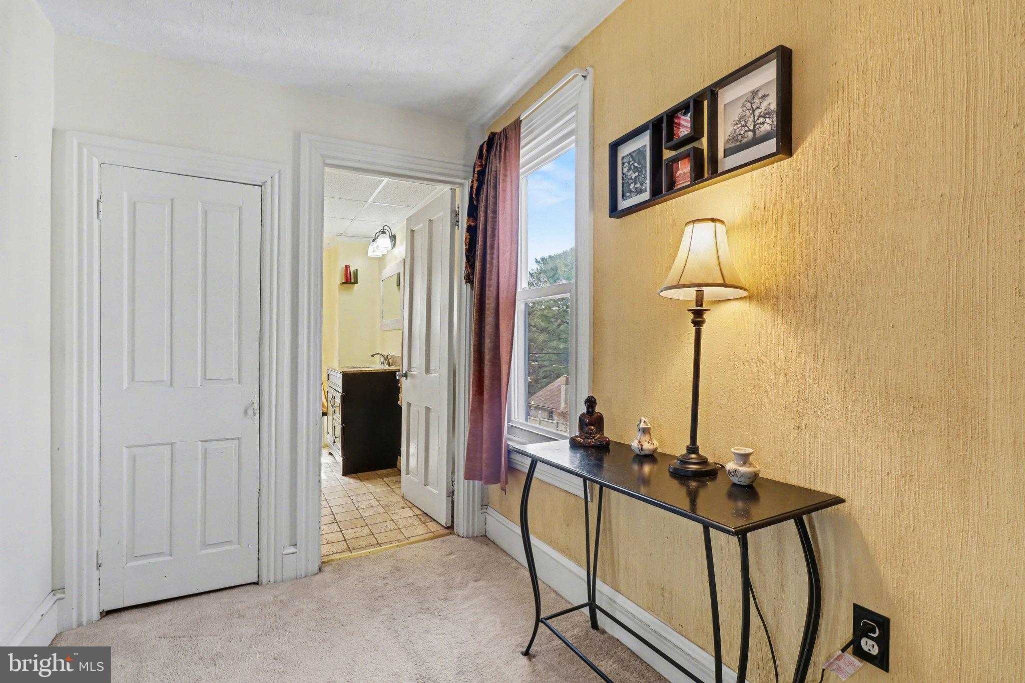 345 E Walnut St photo 17