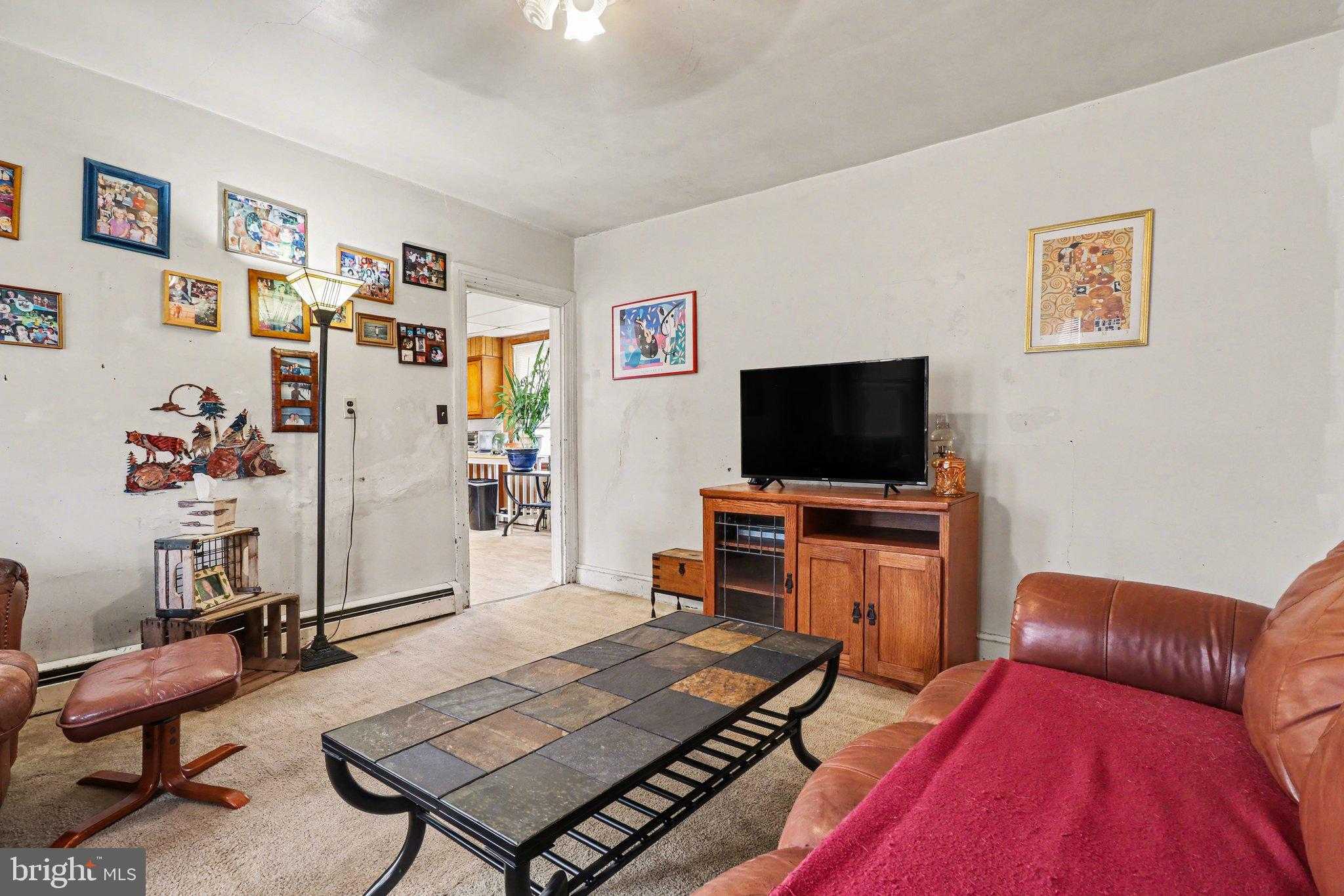 345 E Walnut St photo 7