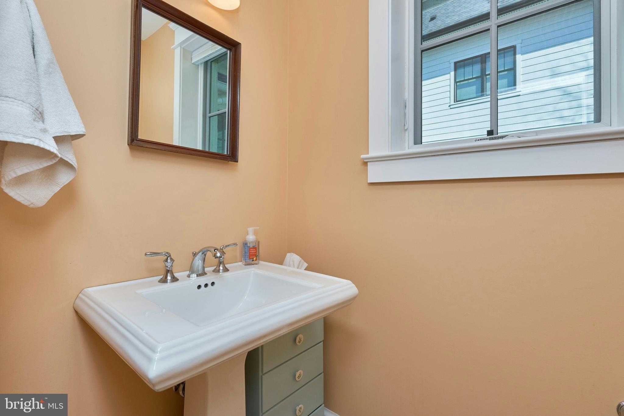 1243 N Stuart St photo 33