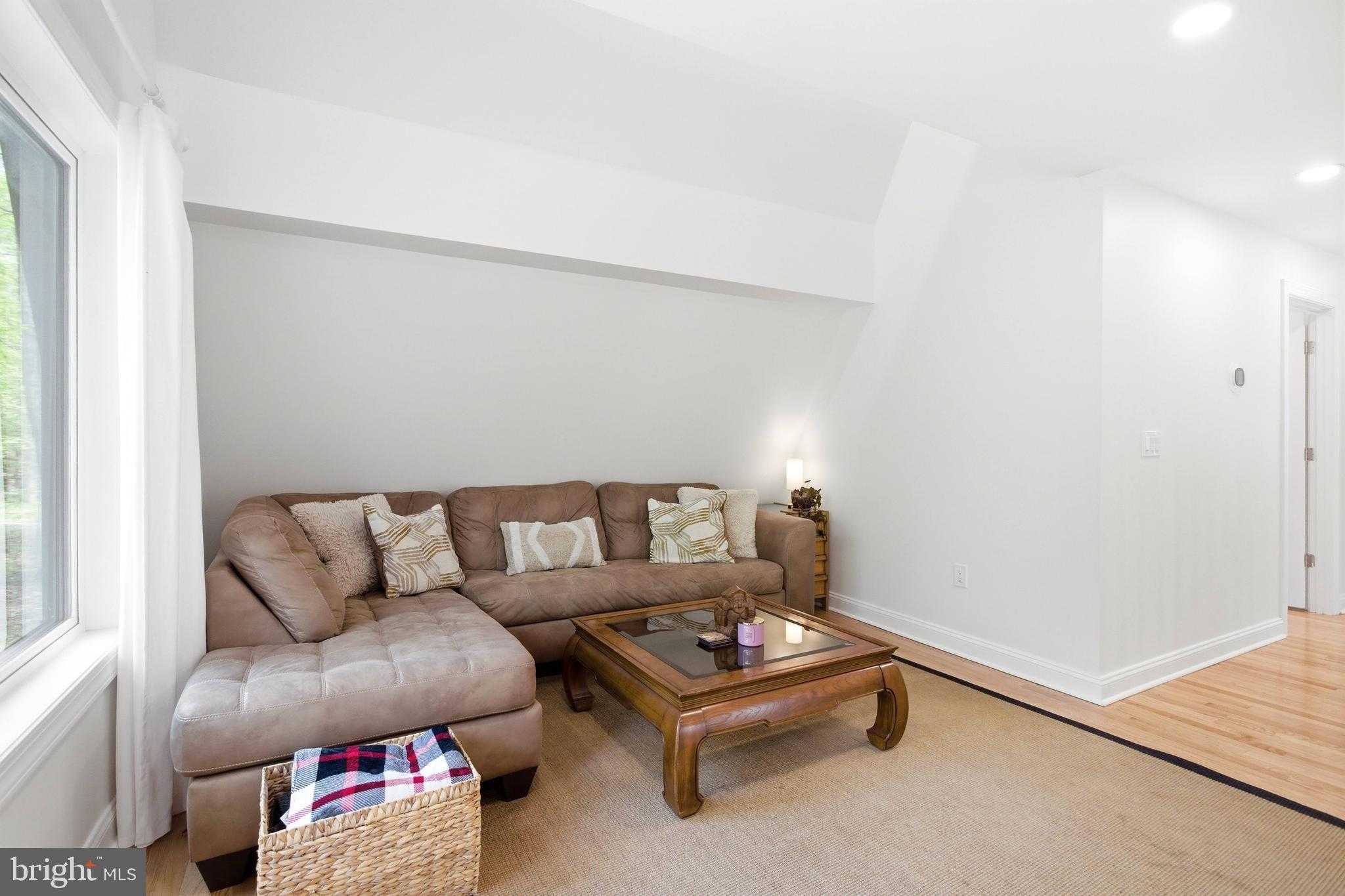 2911 Jackson Dr photo 7