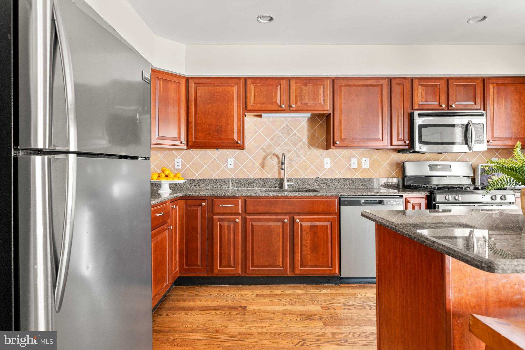 100 Parker Ave Unit 14 photo 15