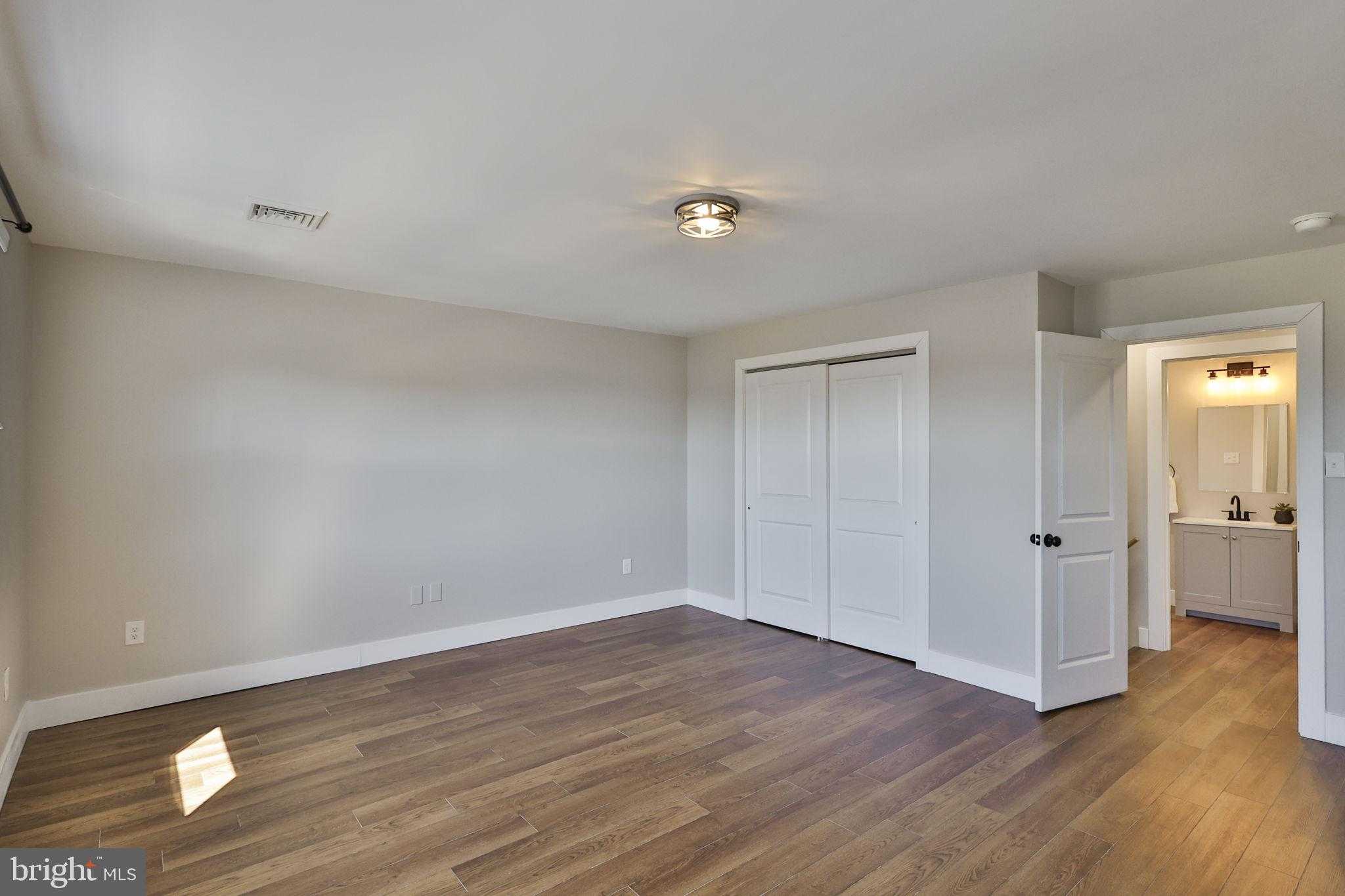 1437 Keilman Ave photo 40