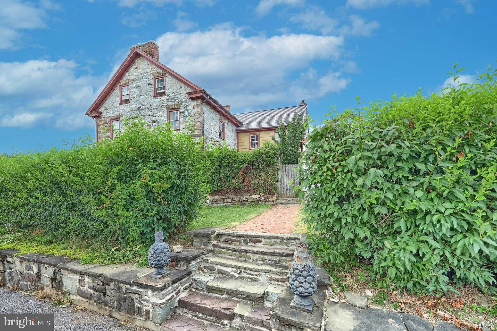 4415 W Market St photo 15