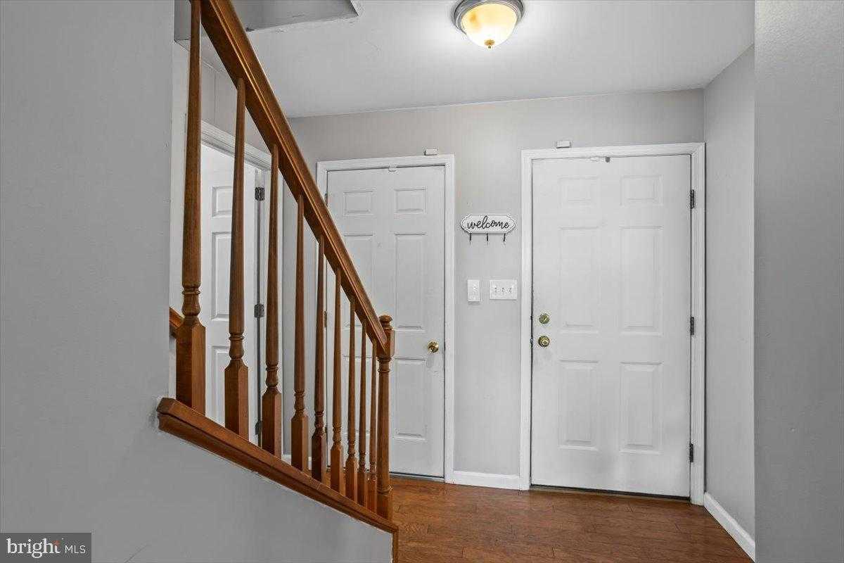 311 Elmshire Dr photo 3