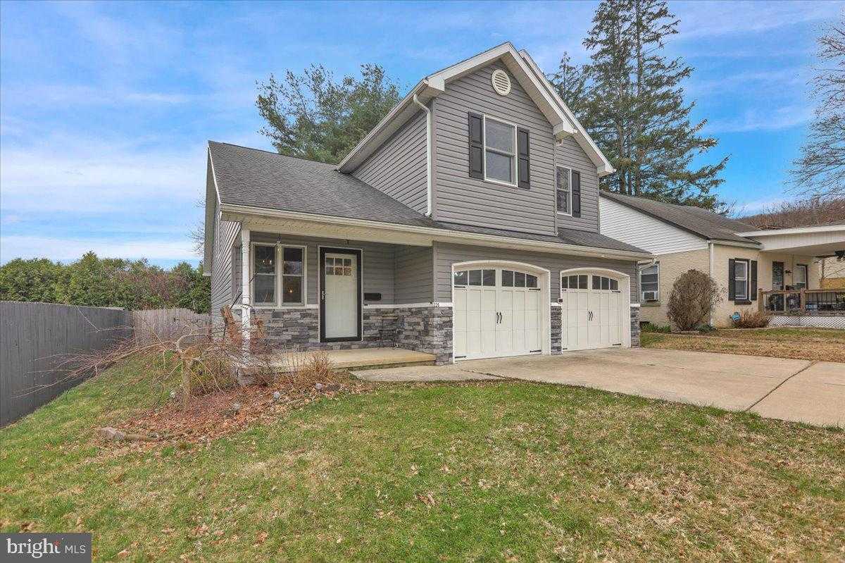 226 Montgomery Ave photo 2