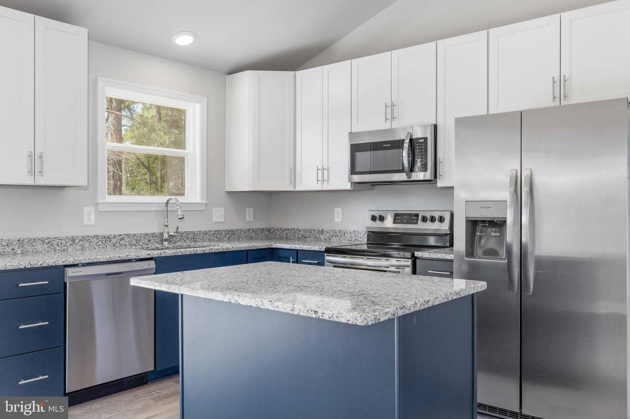 10 Azalea Way photo 2