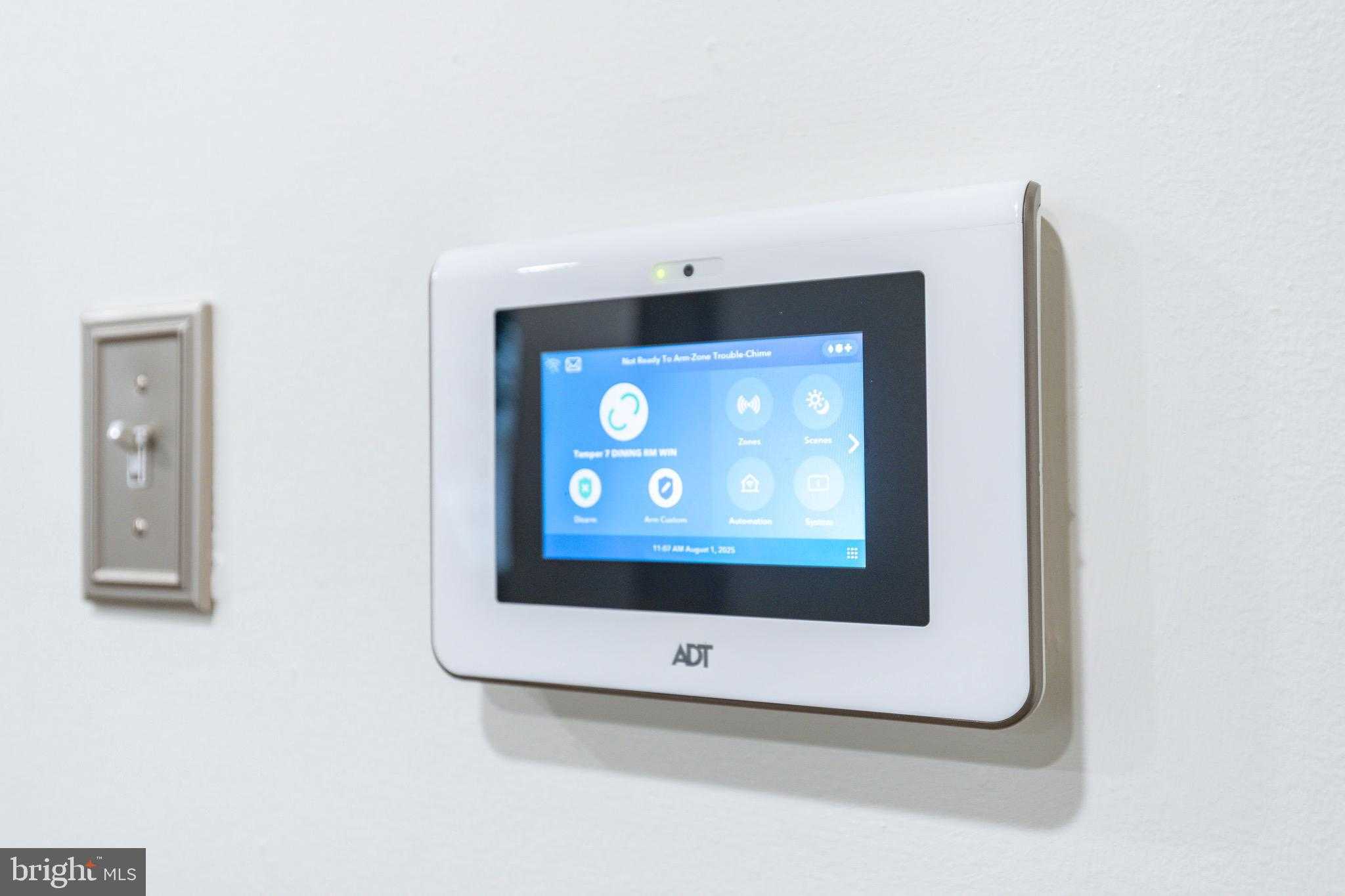 2528 Carpenter St photo 32