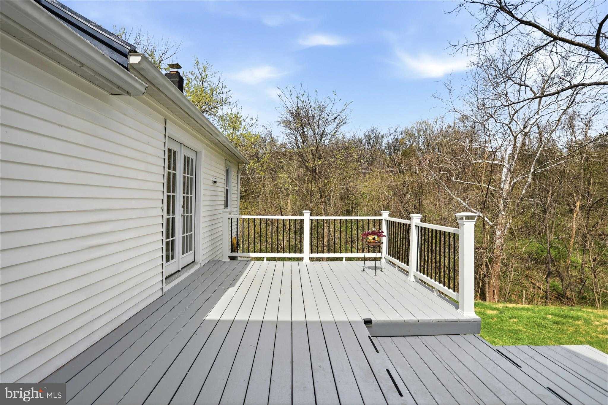 130 N High St photo 27