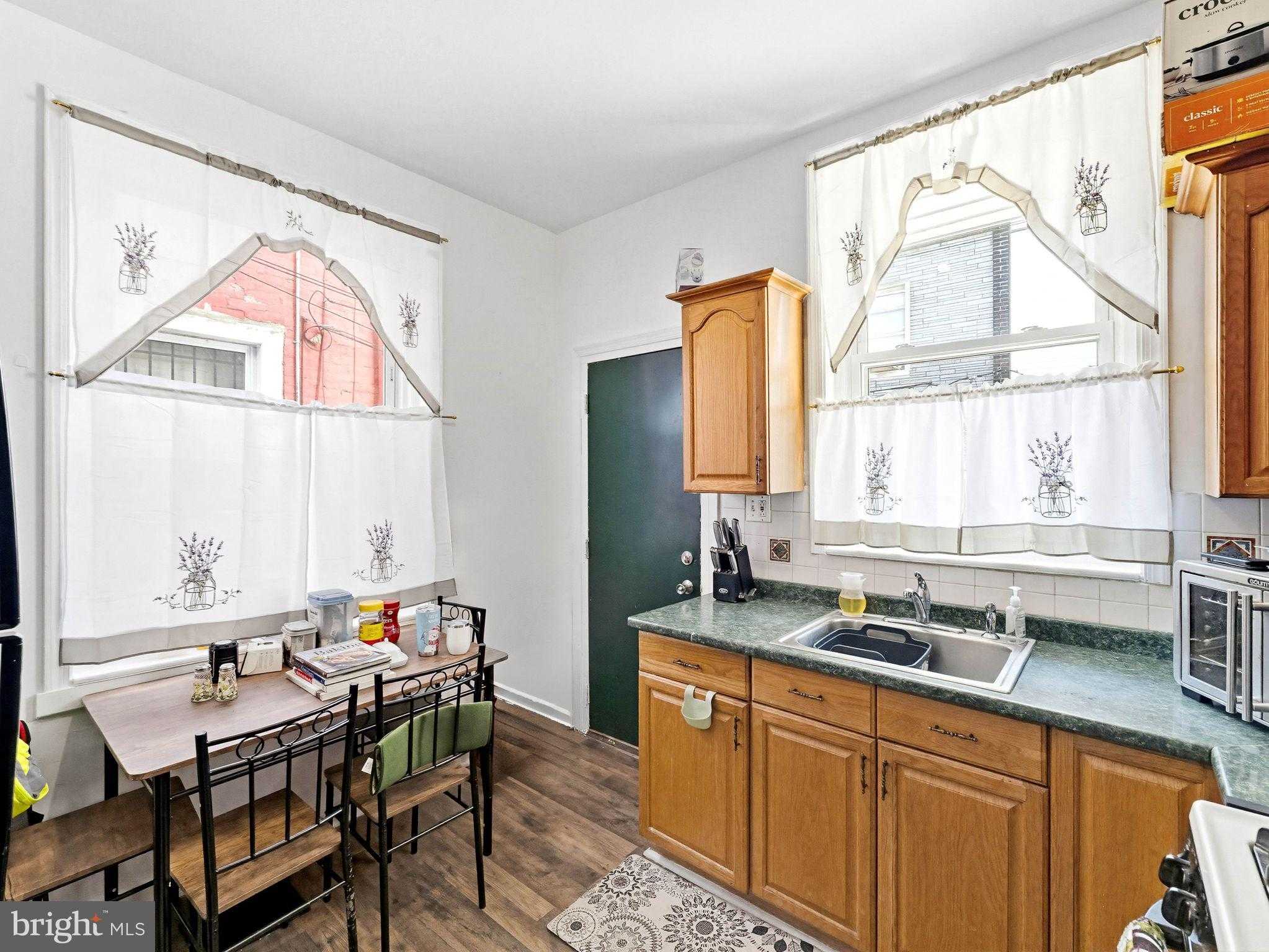 2914 Turner St photo 11