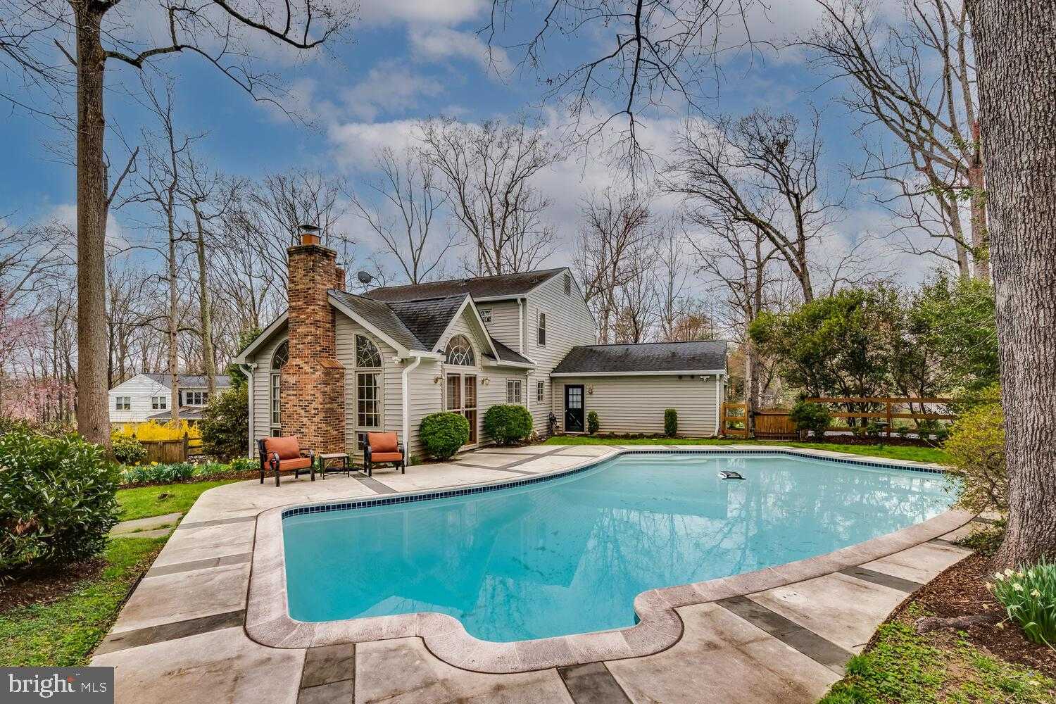 723 Forest Park Rd photo 9