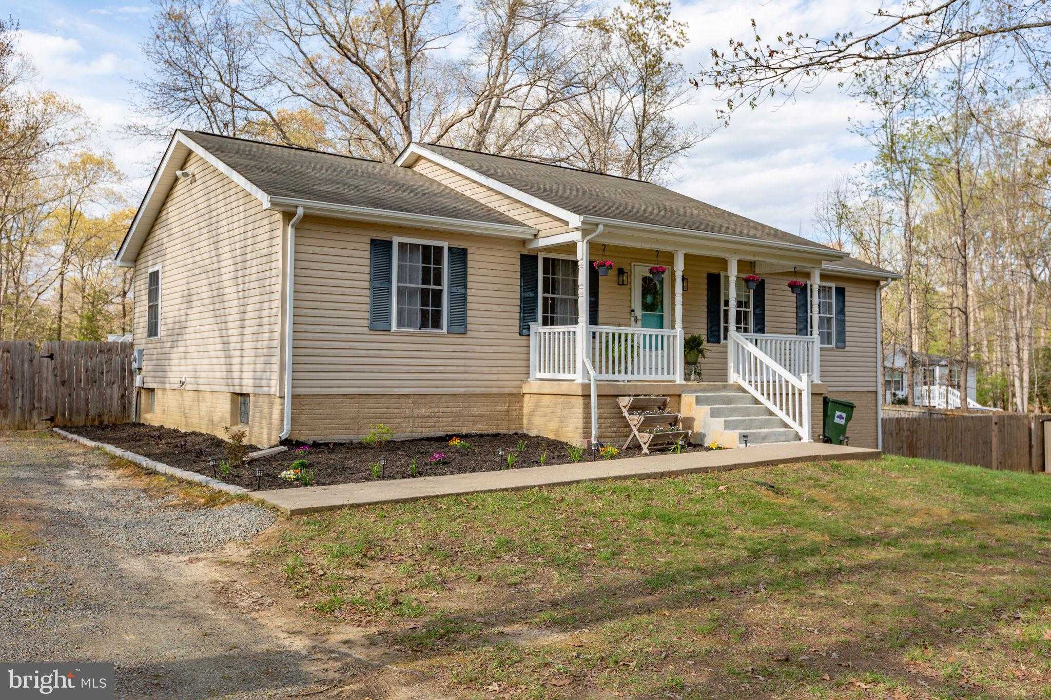 16283 Round Hill Rd photo 2