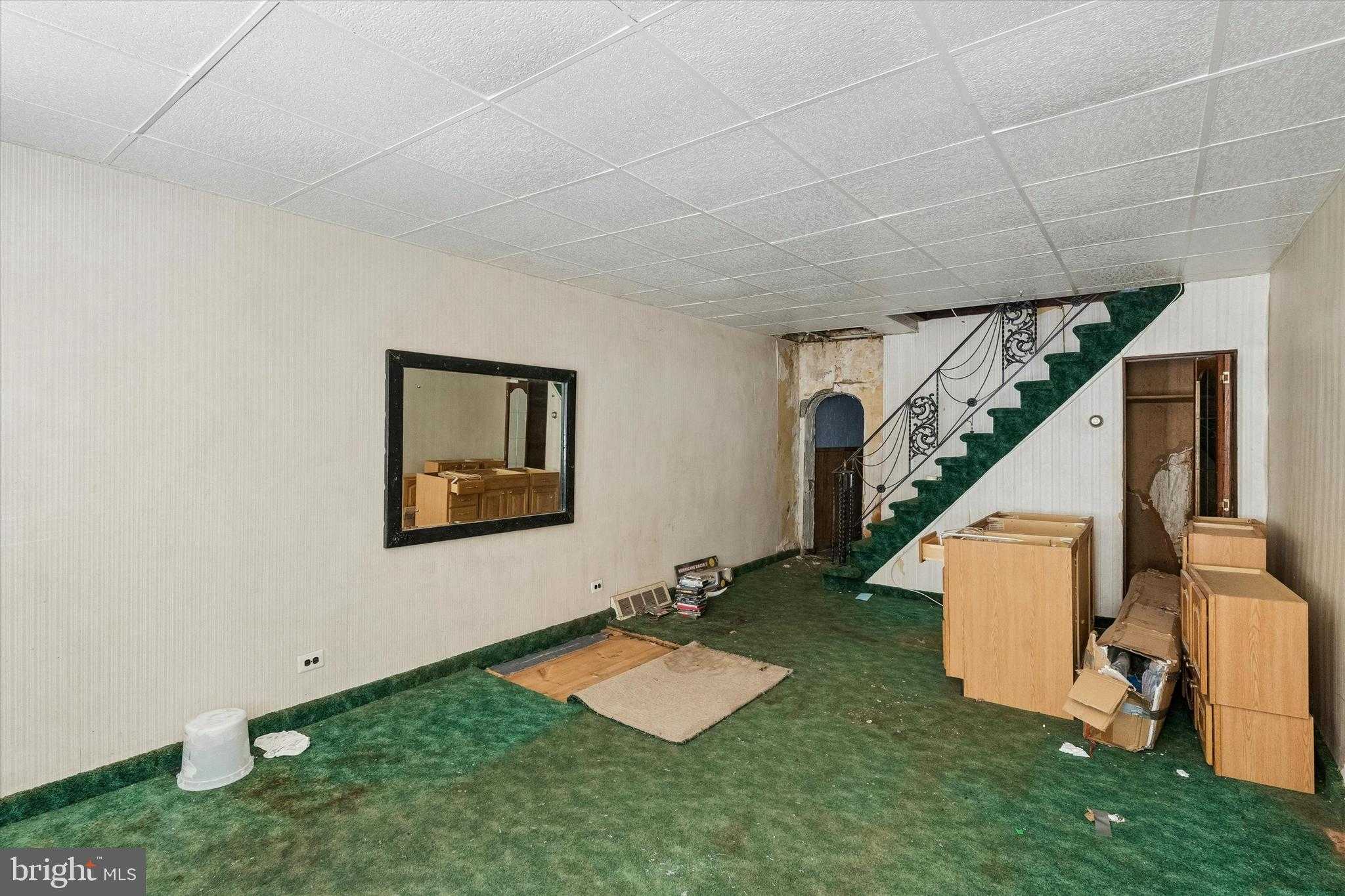 1931 E Albert St photo 4