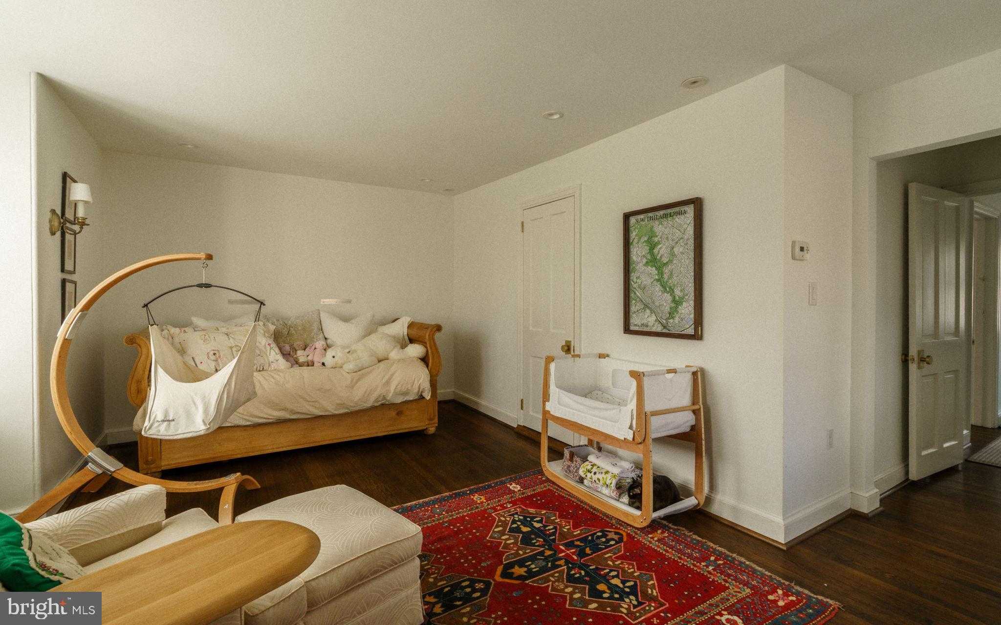 319 W Mermaid Ln photo 41