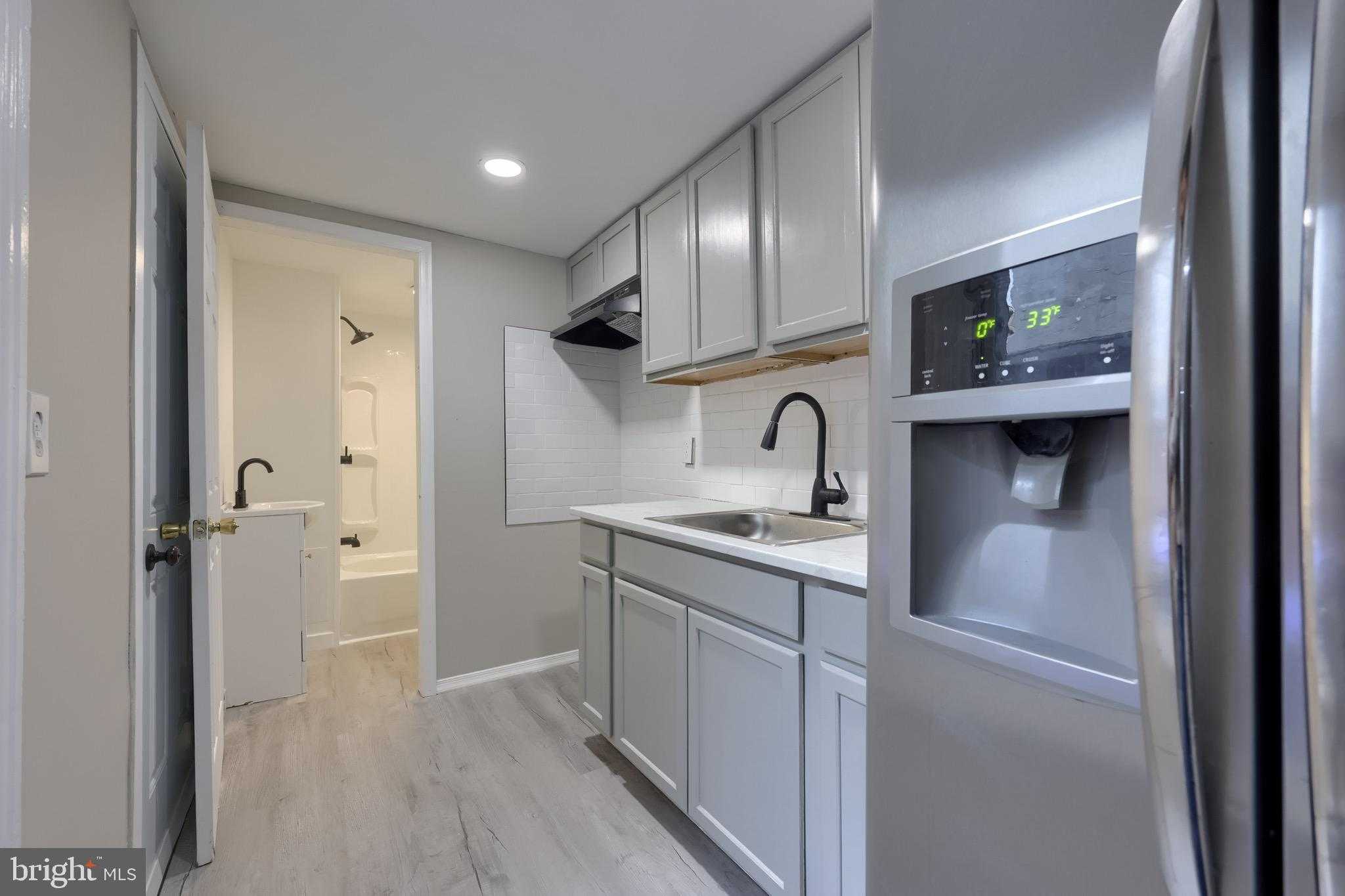 1047 Muhlenberg St photo 10