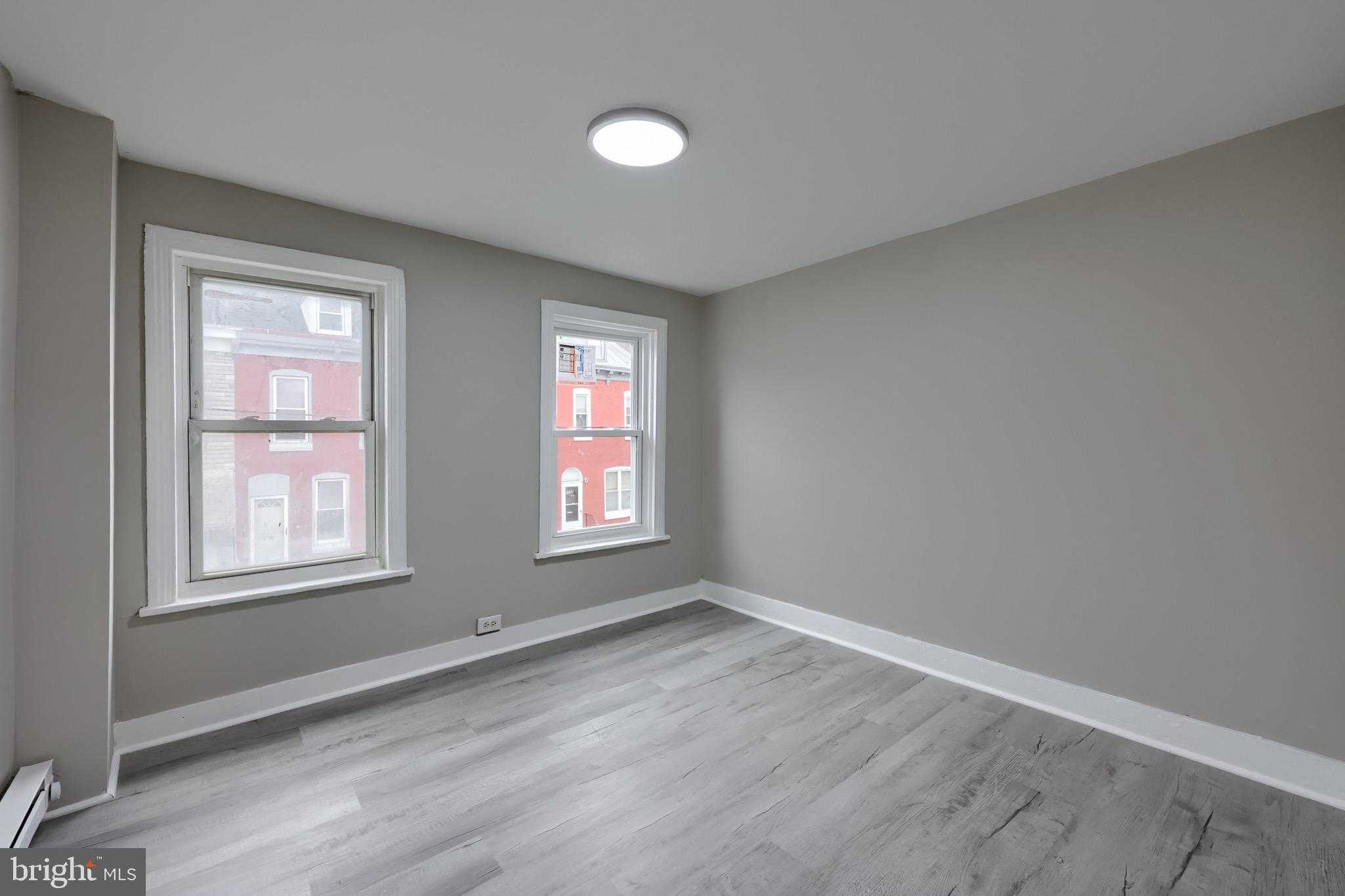 1047 Muhlenberg St photo 14