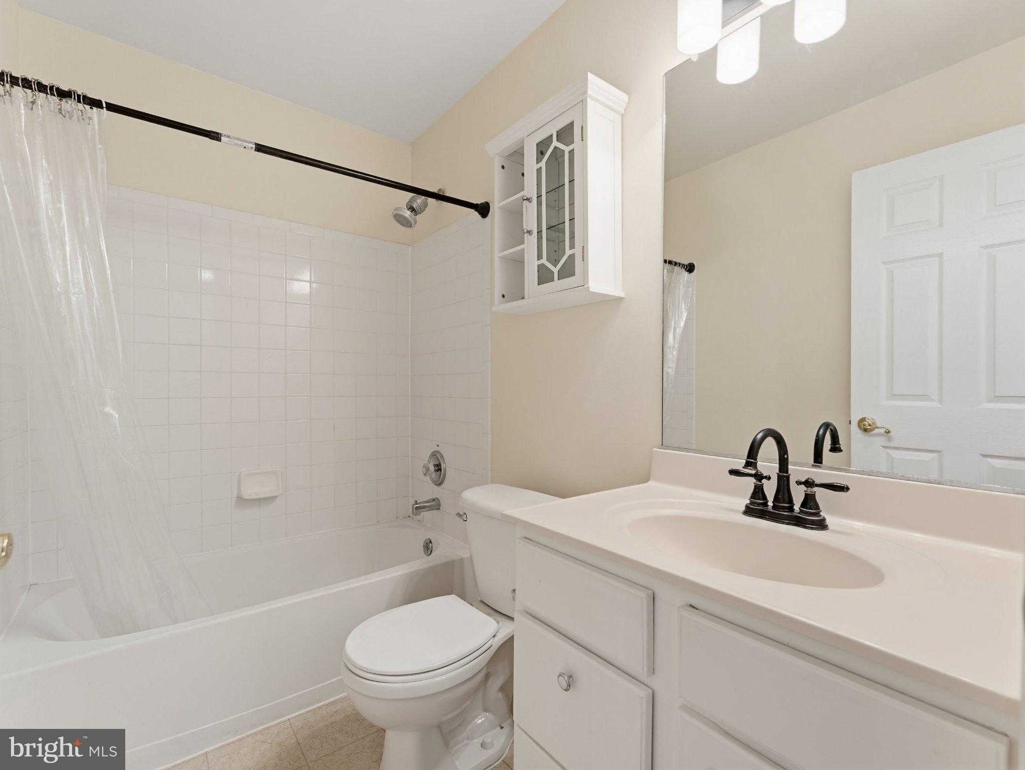 12212 Densmore CT photo 9