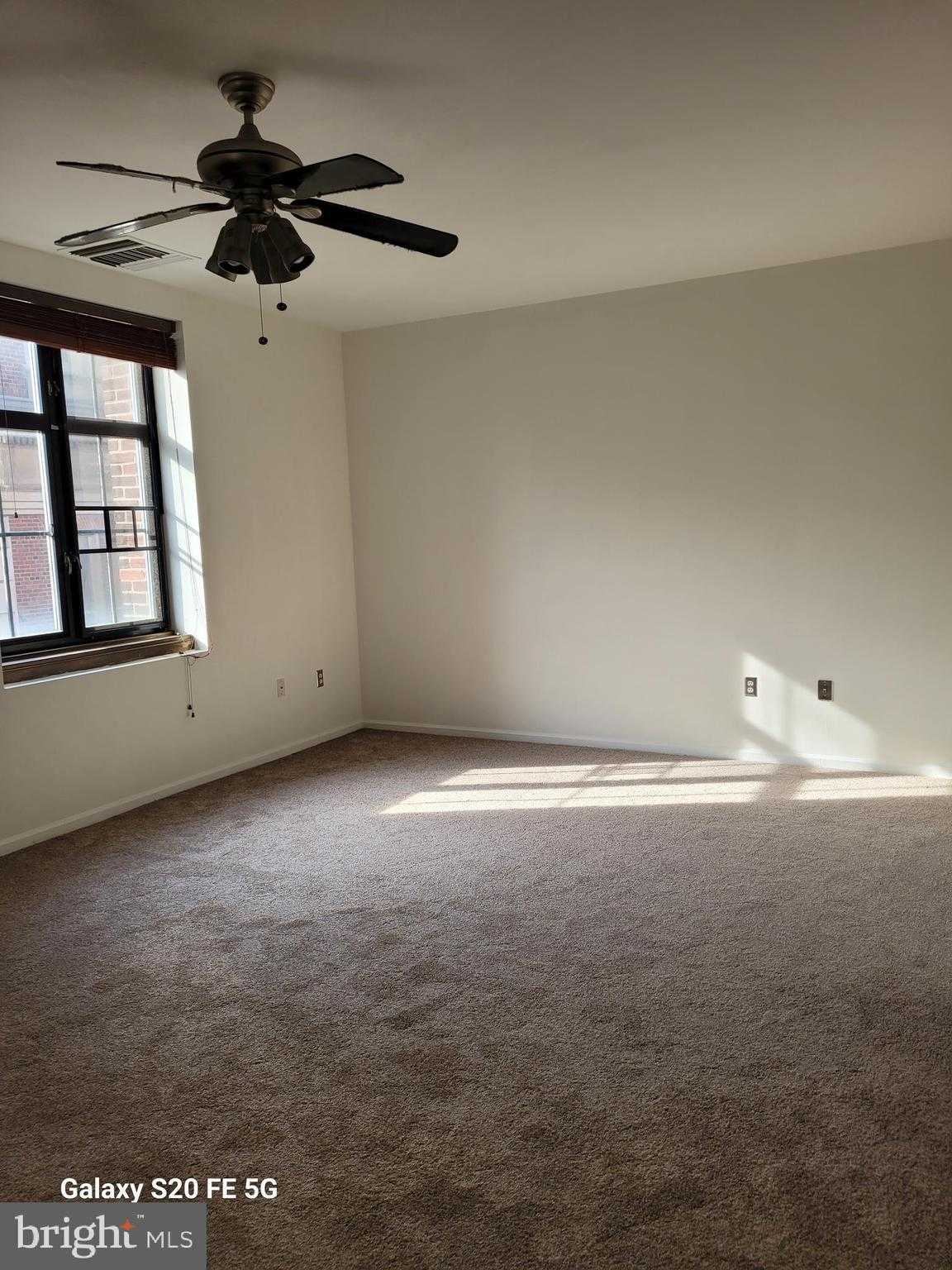 1601 Spring Garden St Apt 402 photo 12