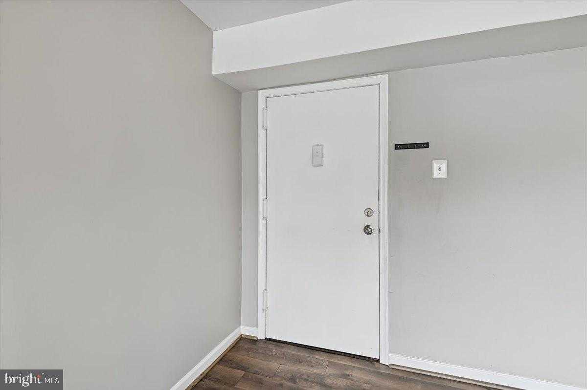 203 Victor Pkwy photo 10