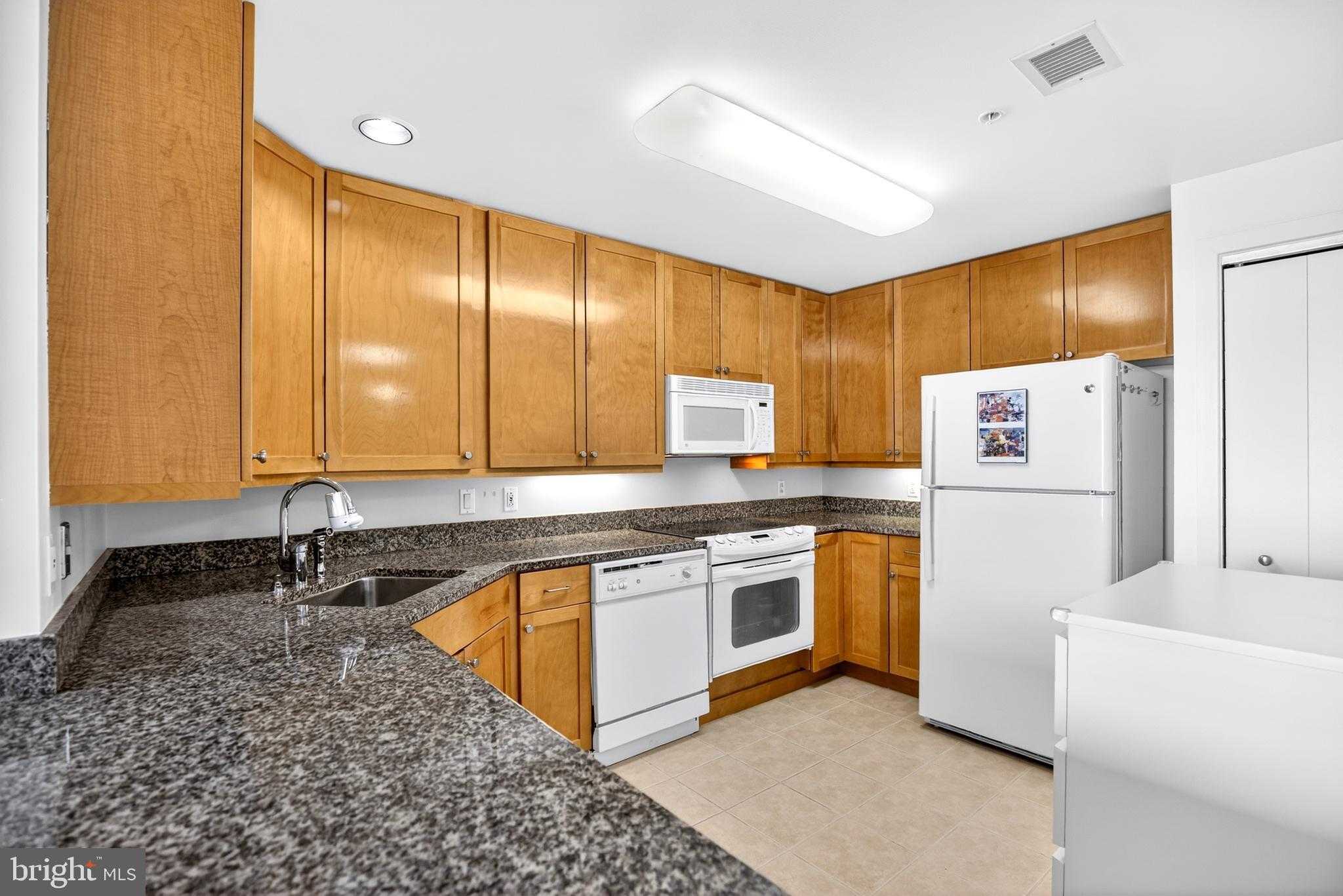 717 S Chris Columbus Blvd photo 6