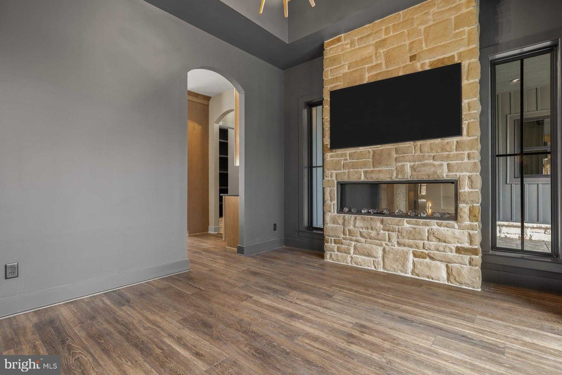 3030 Blandemar Dr photo 10