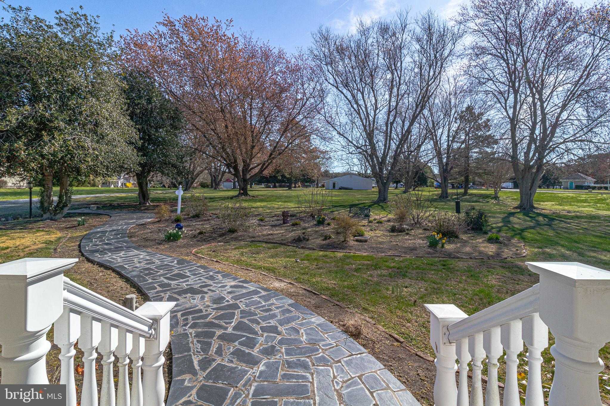 864 Fleeton Rd photo 27