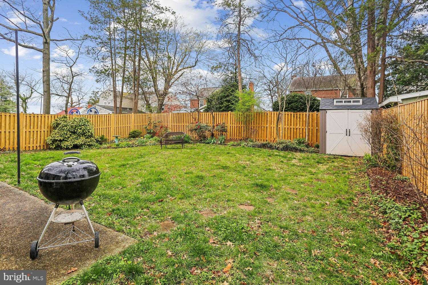 1611 Noyes Dr photo 30