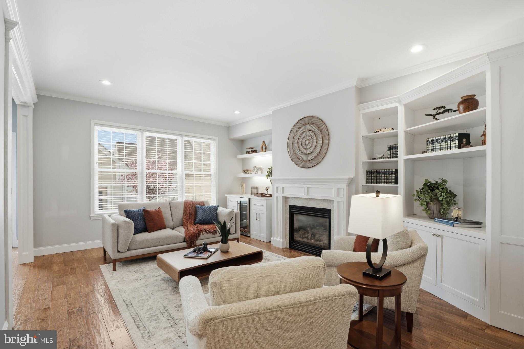 1459 Hammock Way photo 2