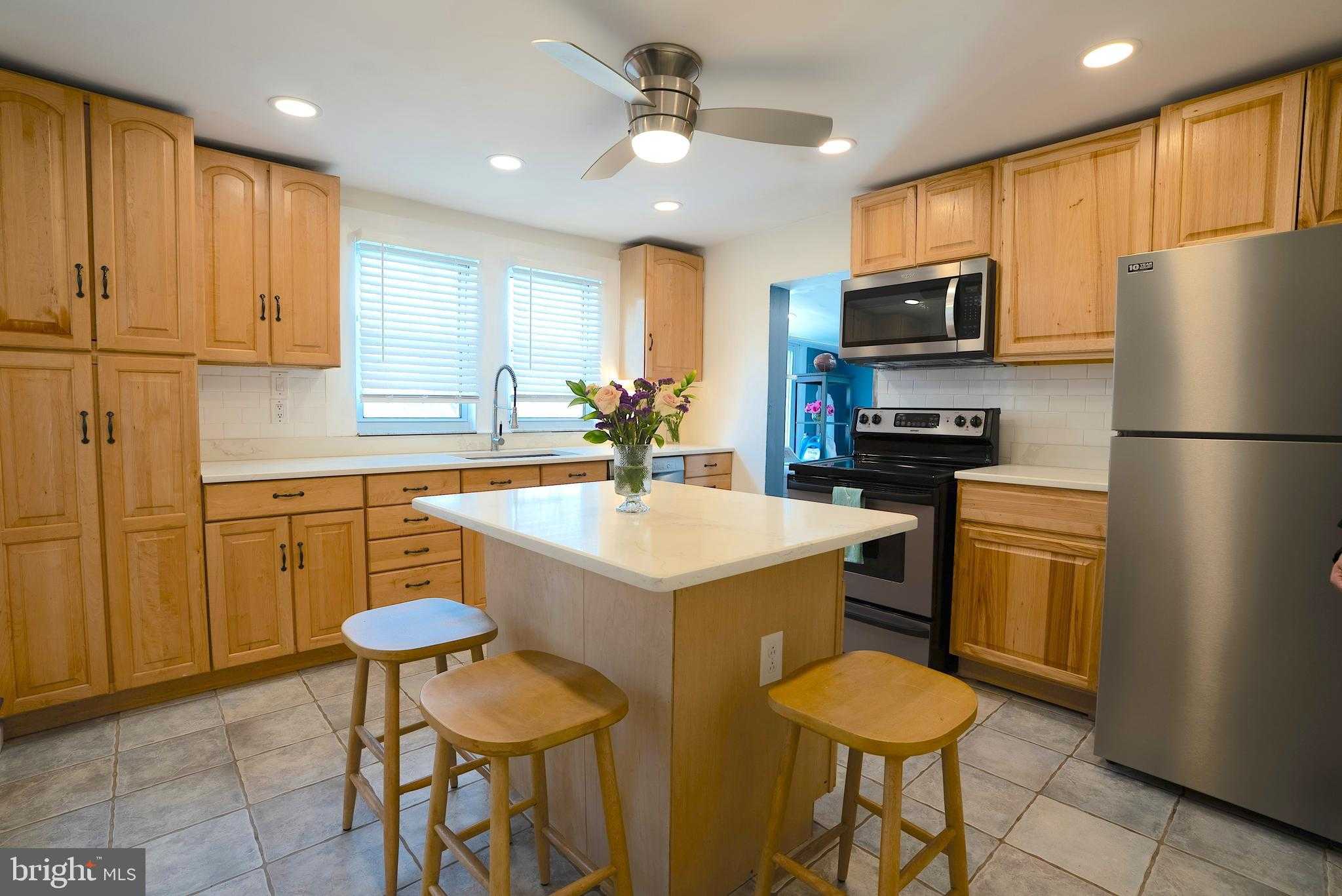 615 Solly Ave photo 11