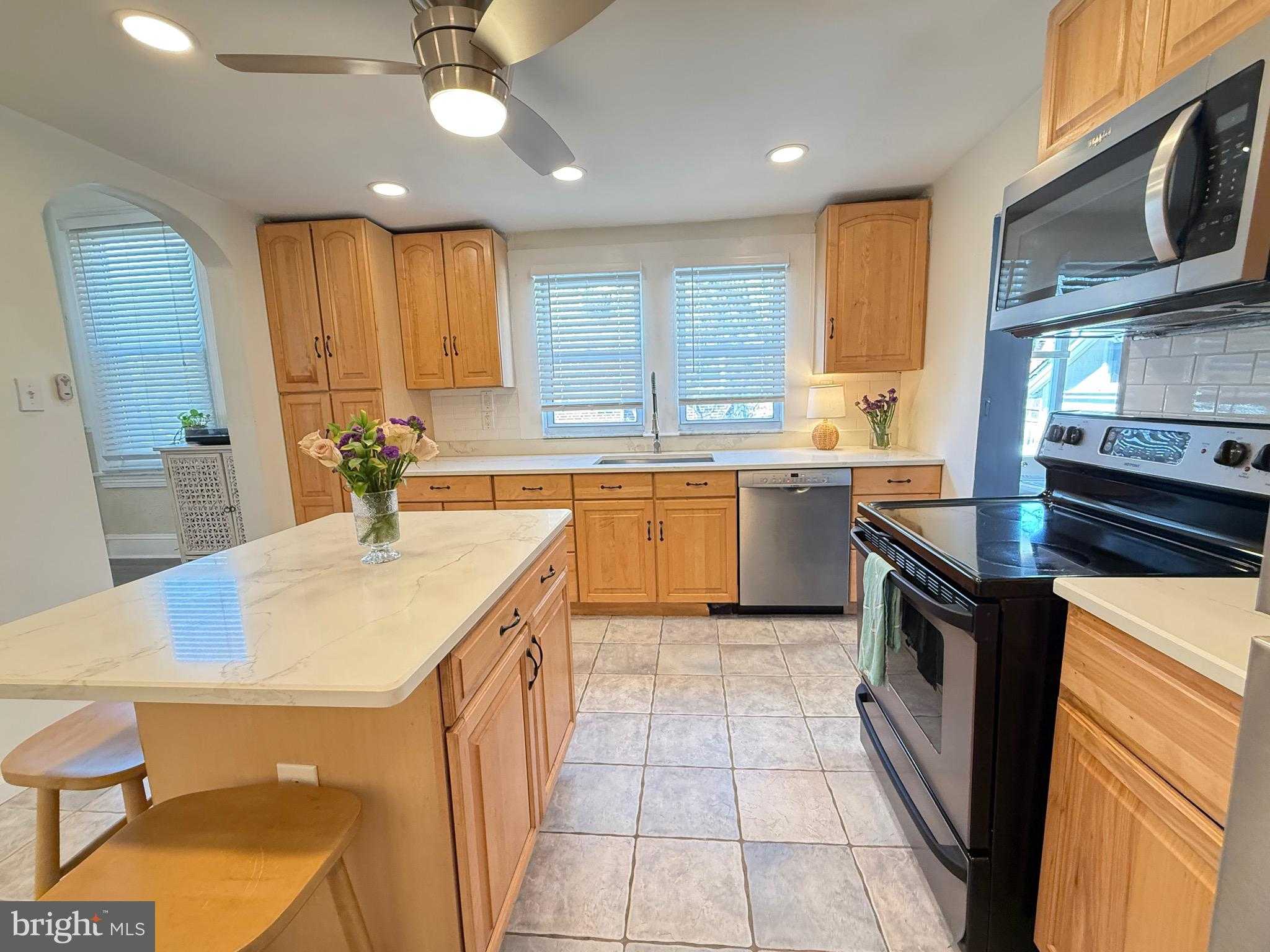 615 Solly Ave photo 41