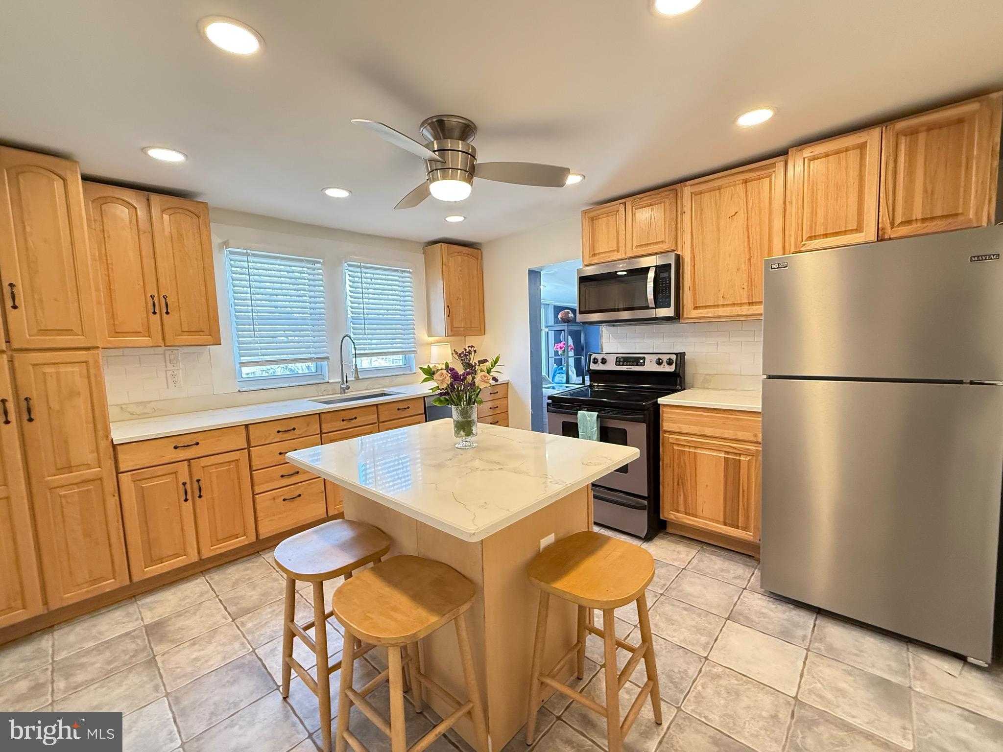 615 Solly Ave photo 42