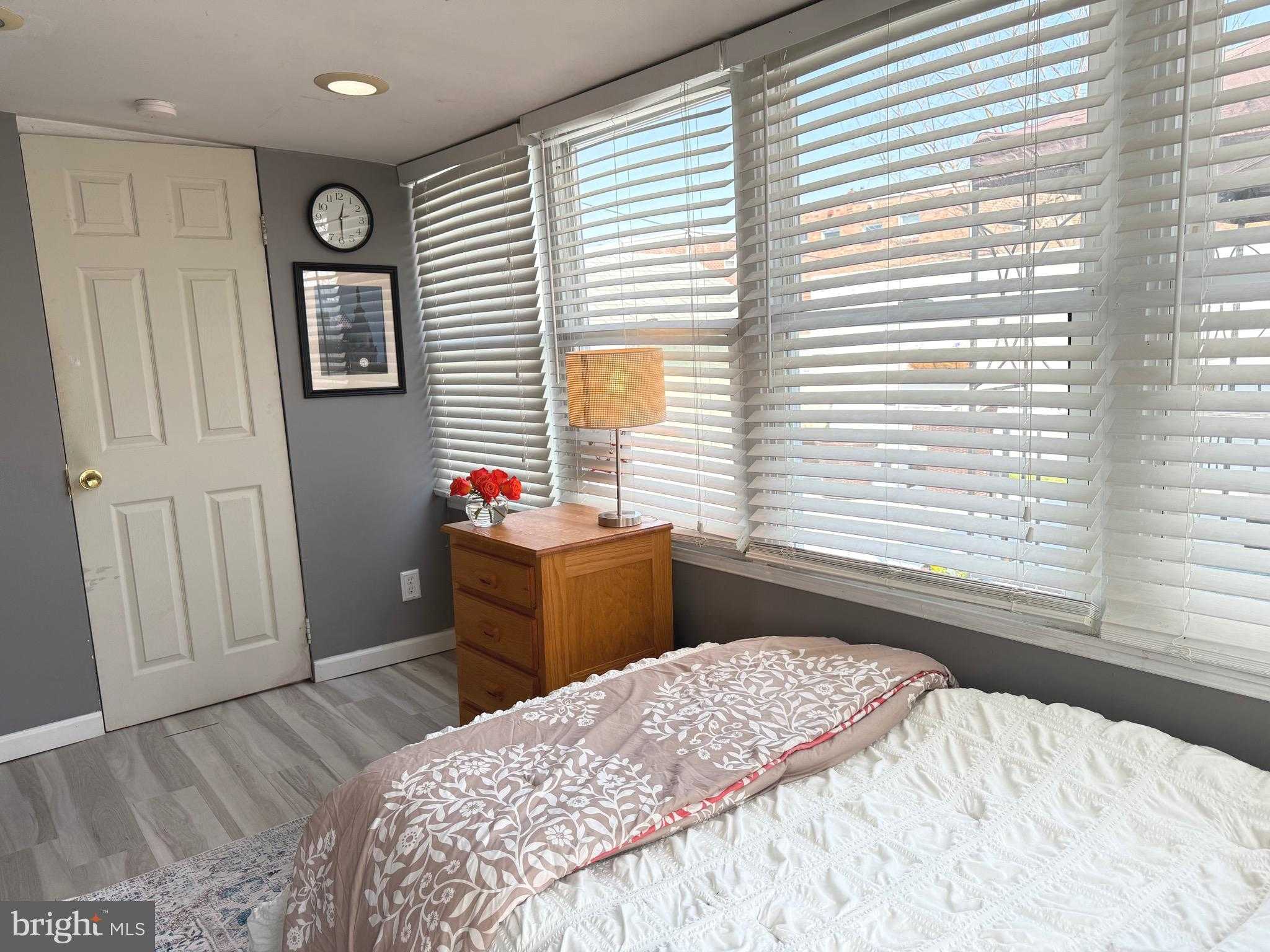 615 Solly Ave photo 44