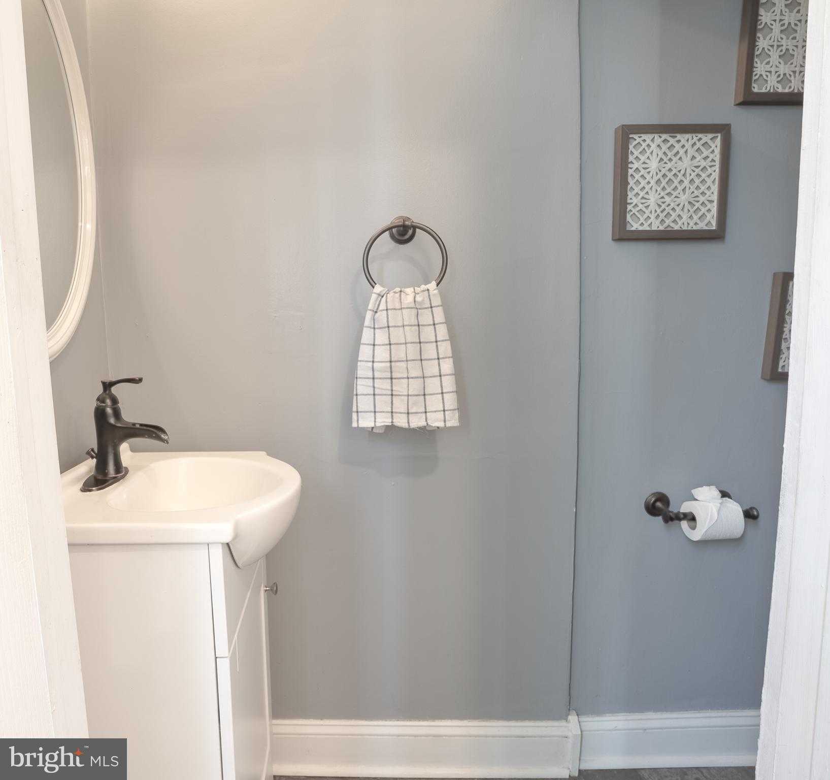 615 Solly Ave photo 9