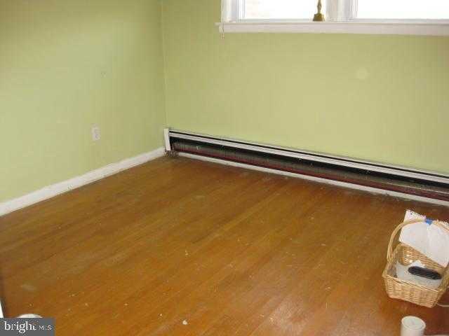 1025 Scott Ave photo 19