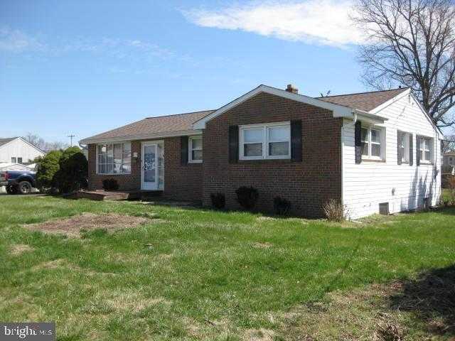 1025 Scott Ave photo 2