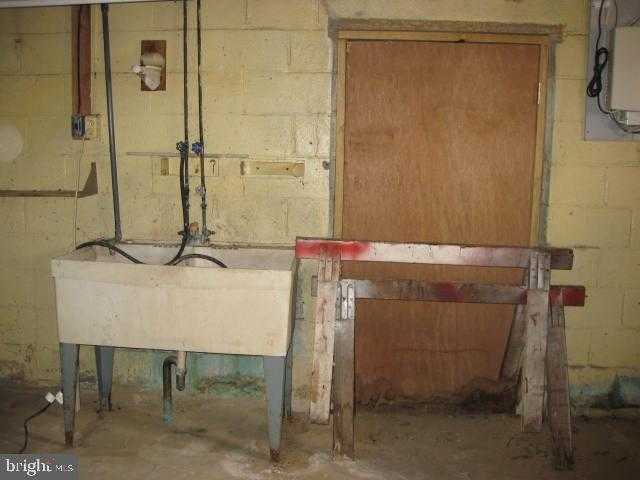 1025 Scott Ave photo 26