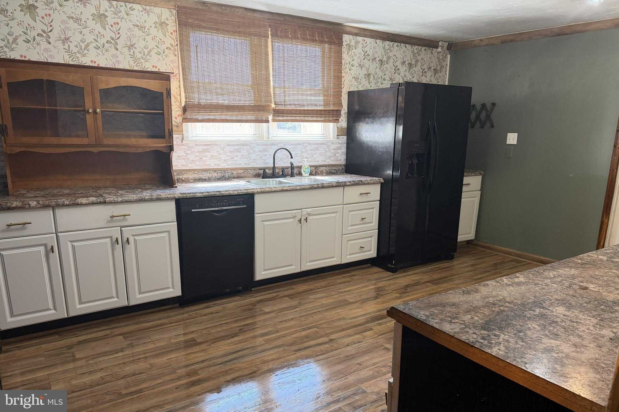 94 Woodstock Ln photo 5