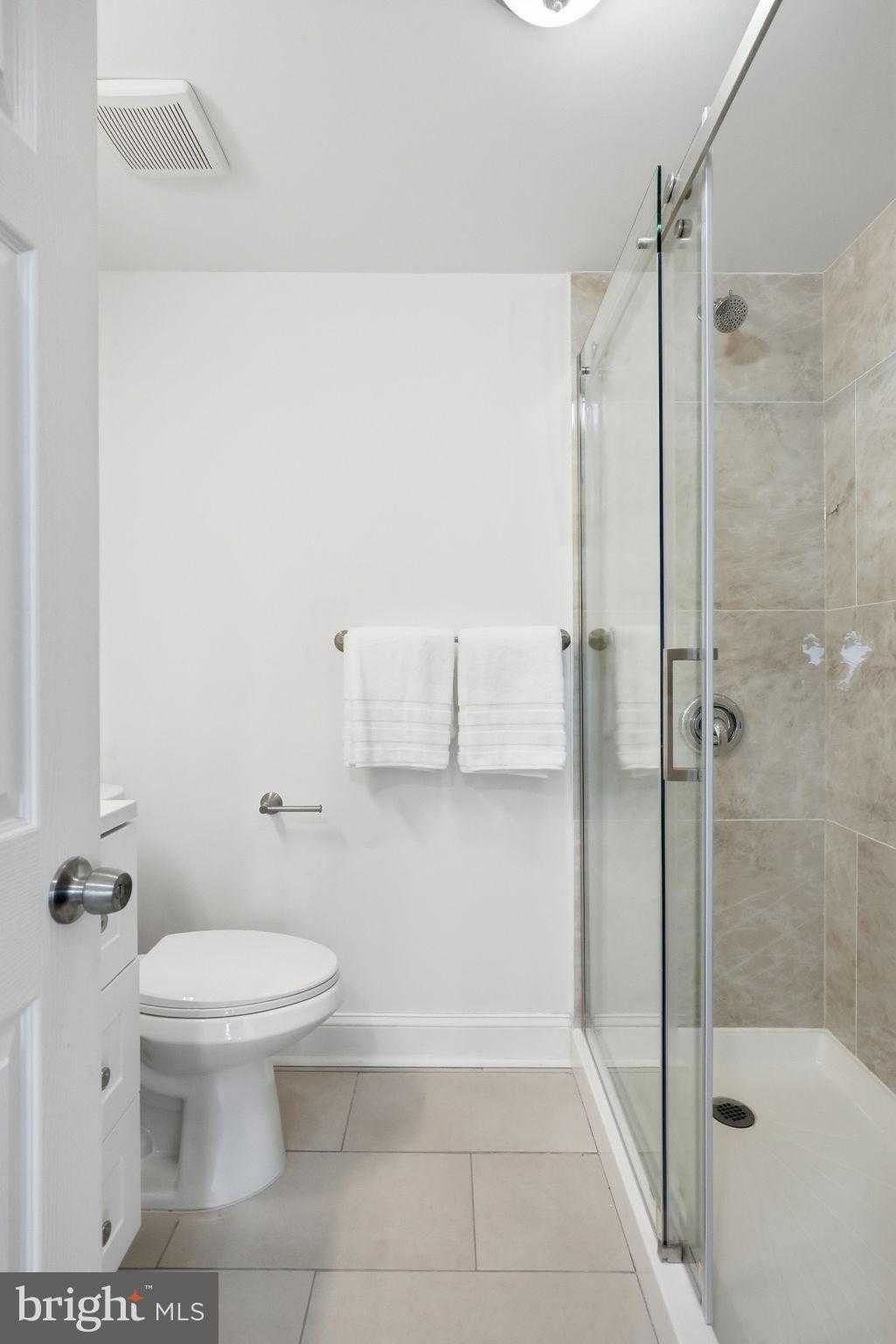 540 Broad St photo 13