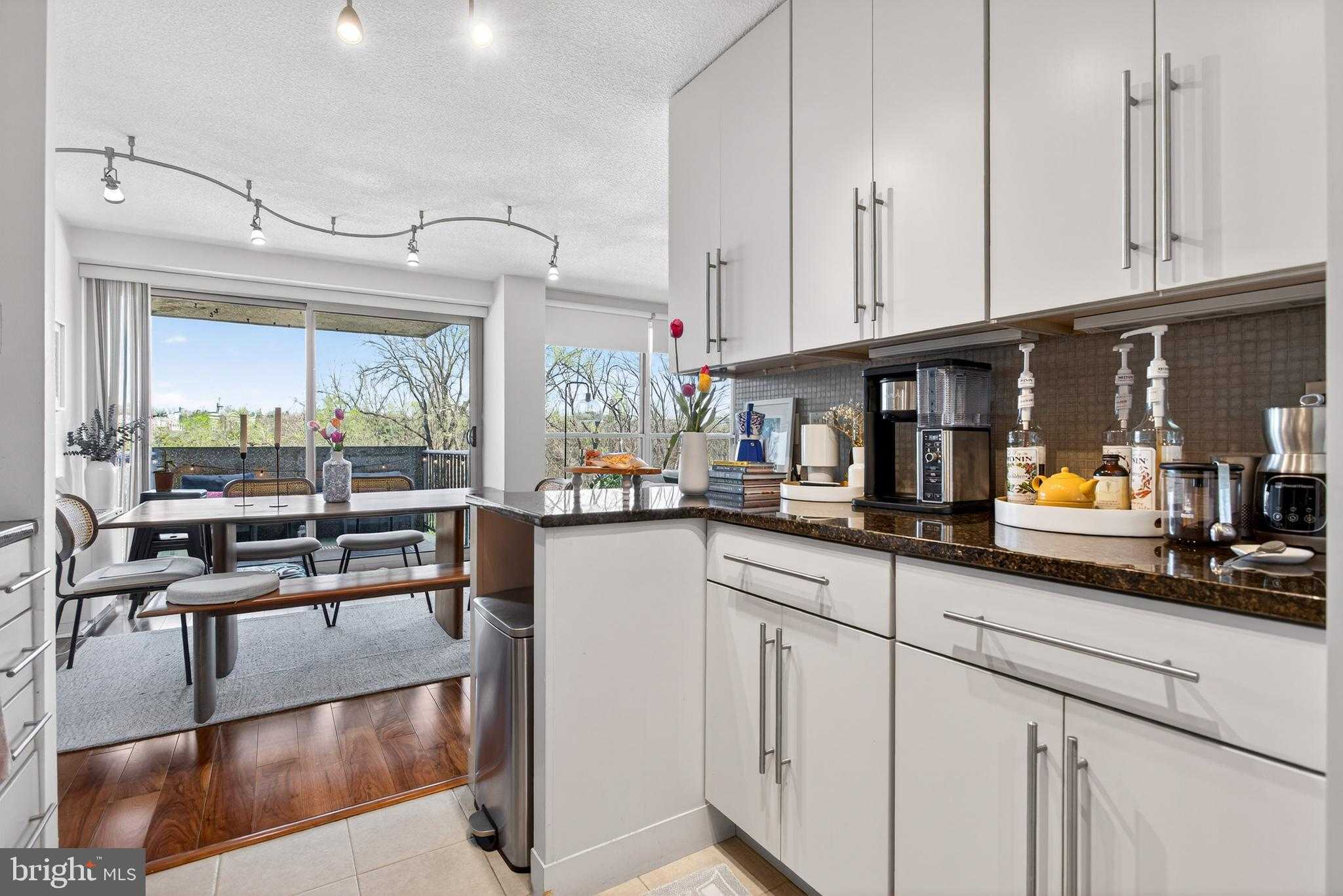 1001 City Ave # E609 photo 25