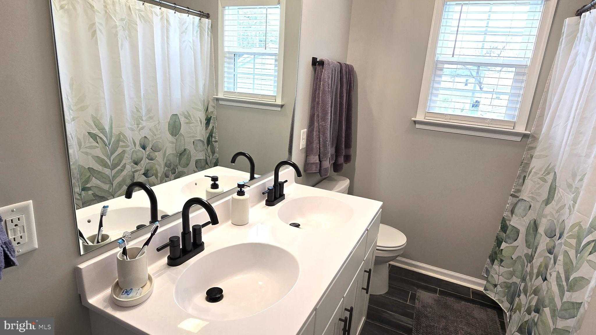 375 Branch St photo 25