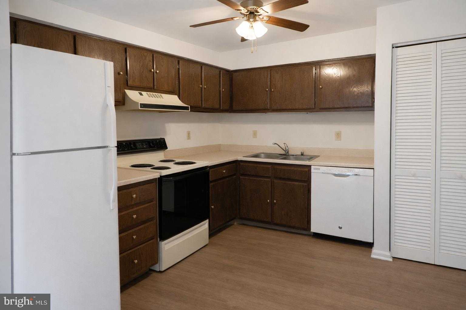 1034 Brinker Dr Apt 202 photo 5