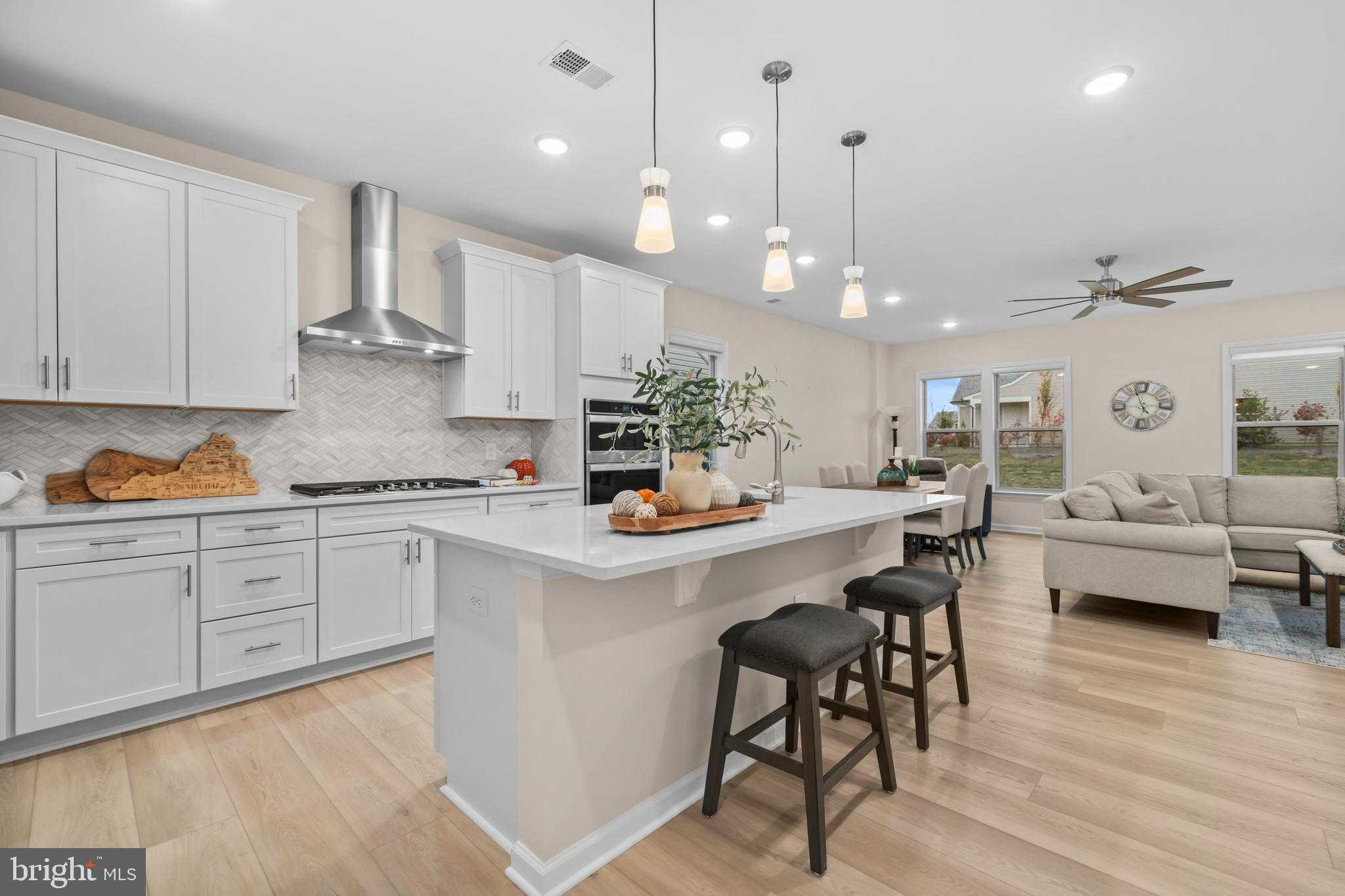 6266 Zinnia Ln photo 2