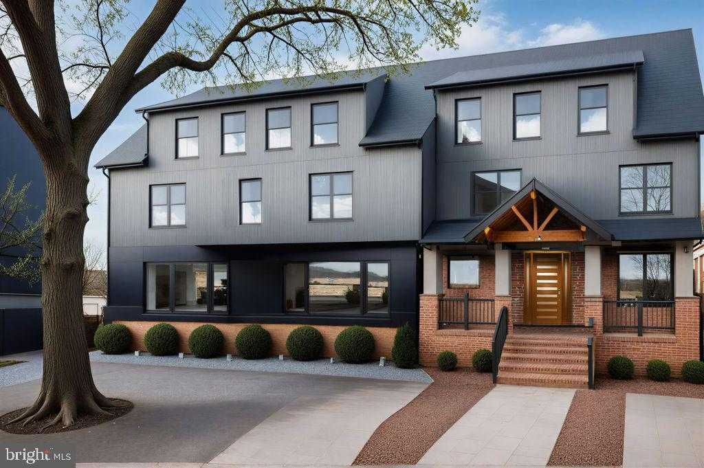 2209 18th St N photo 2