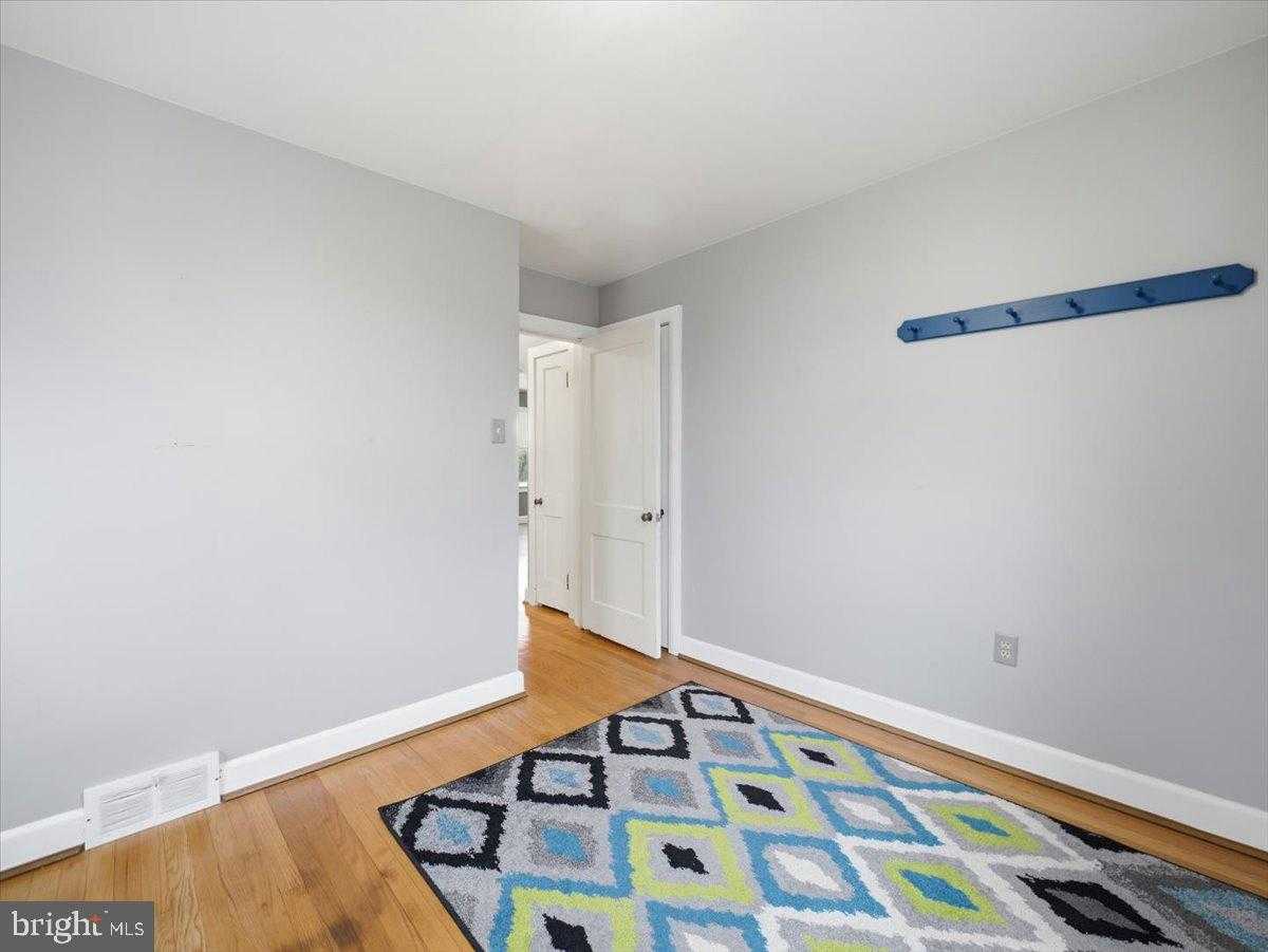 1241 S Main St photo 16