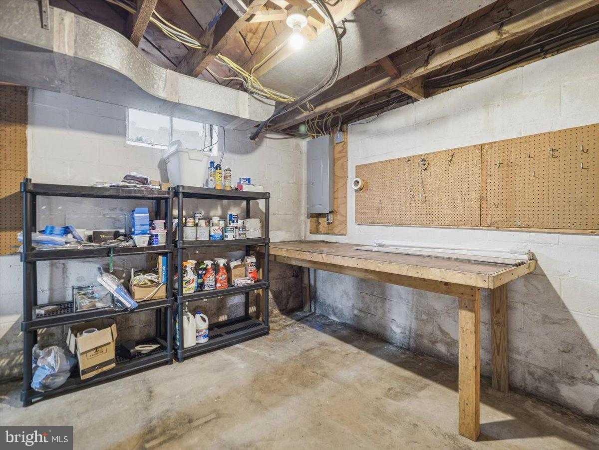 1241 S Main St photo 25