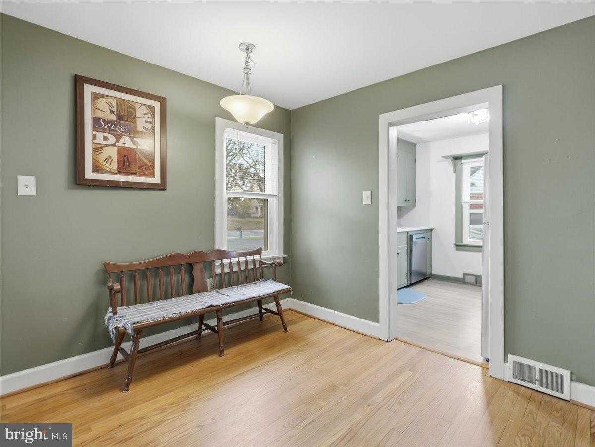 1241 S Main St photo 9