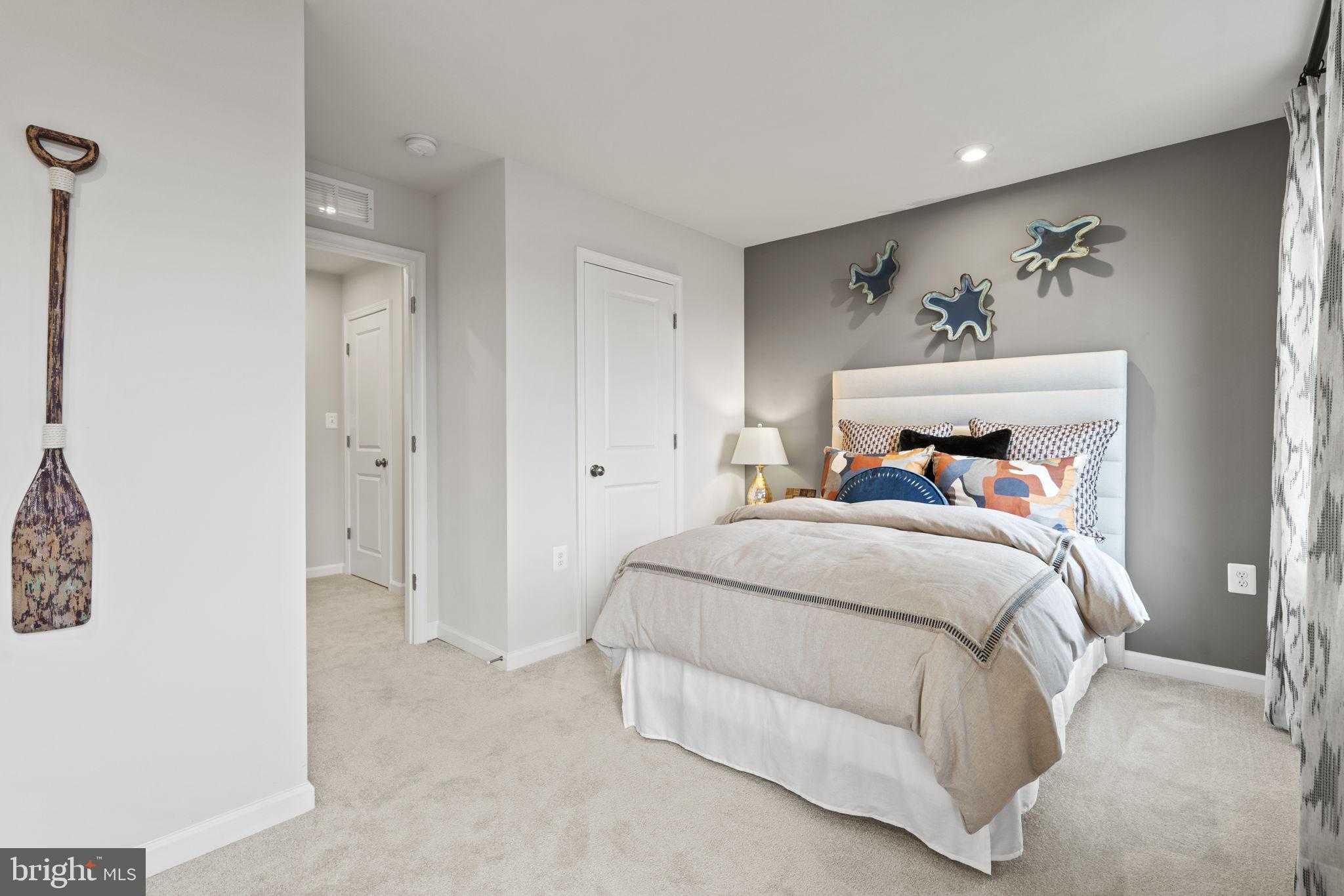 348 Anthem St photo 24